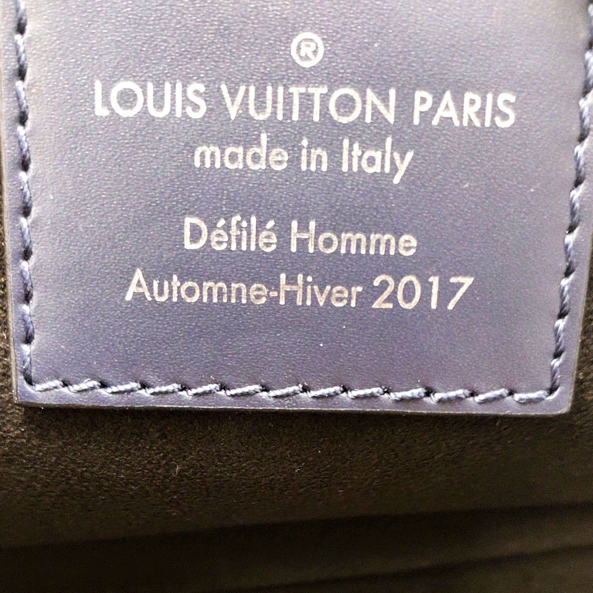 Louis Vuitton Louis Vuitton Epi Monogram Danube PM Blue Size ONE SIZE - 6 Thumbnail