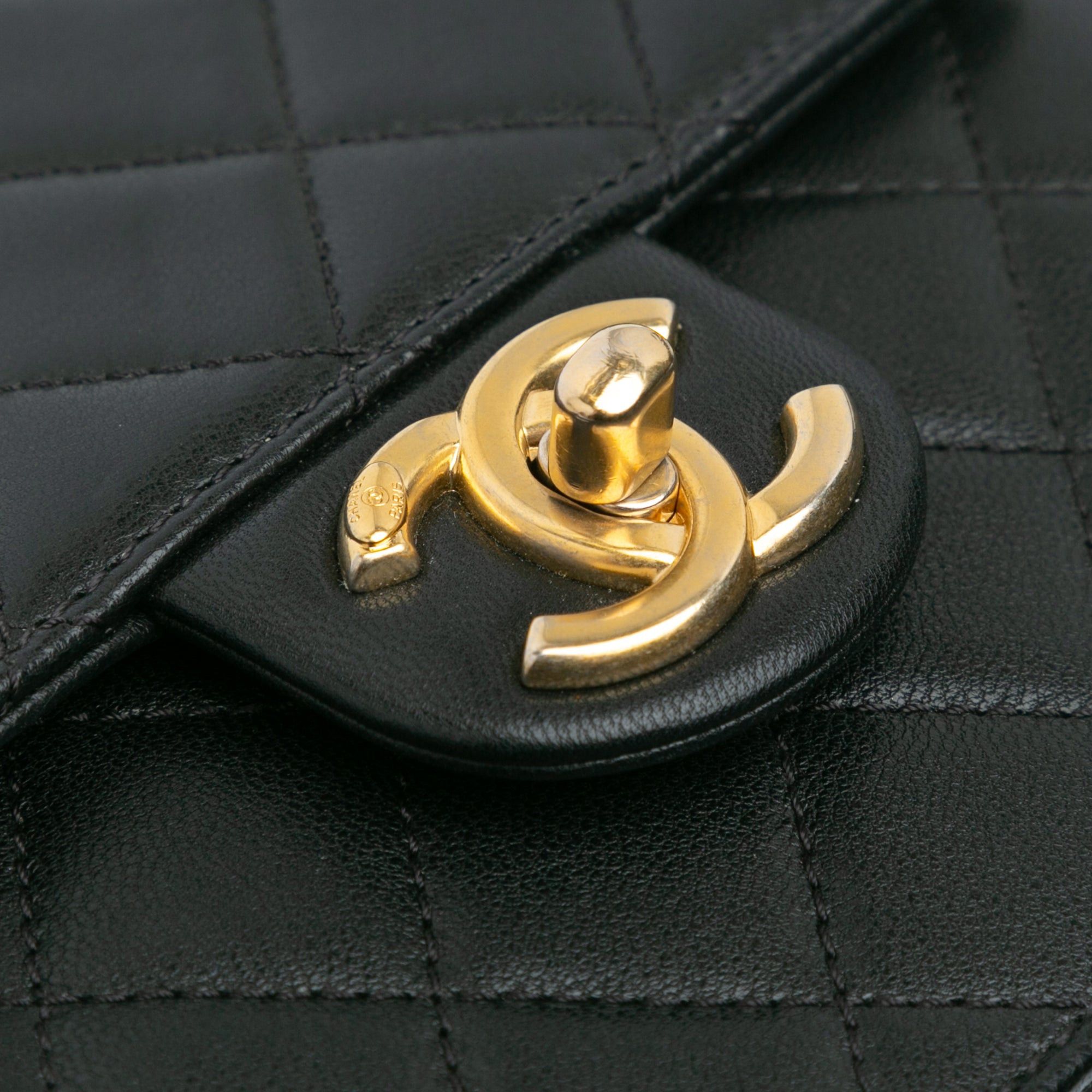 Chanel Chanel Small Lambskin Chic Pearls Flap Black Size ONE SIZE - 6 Thumbnail