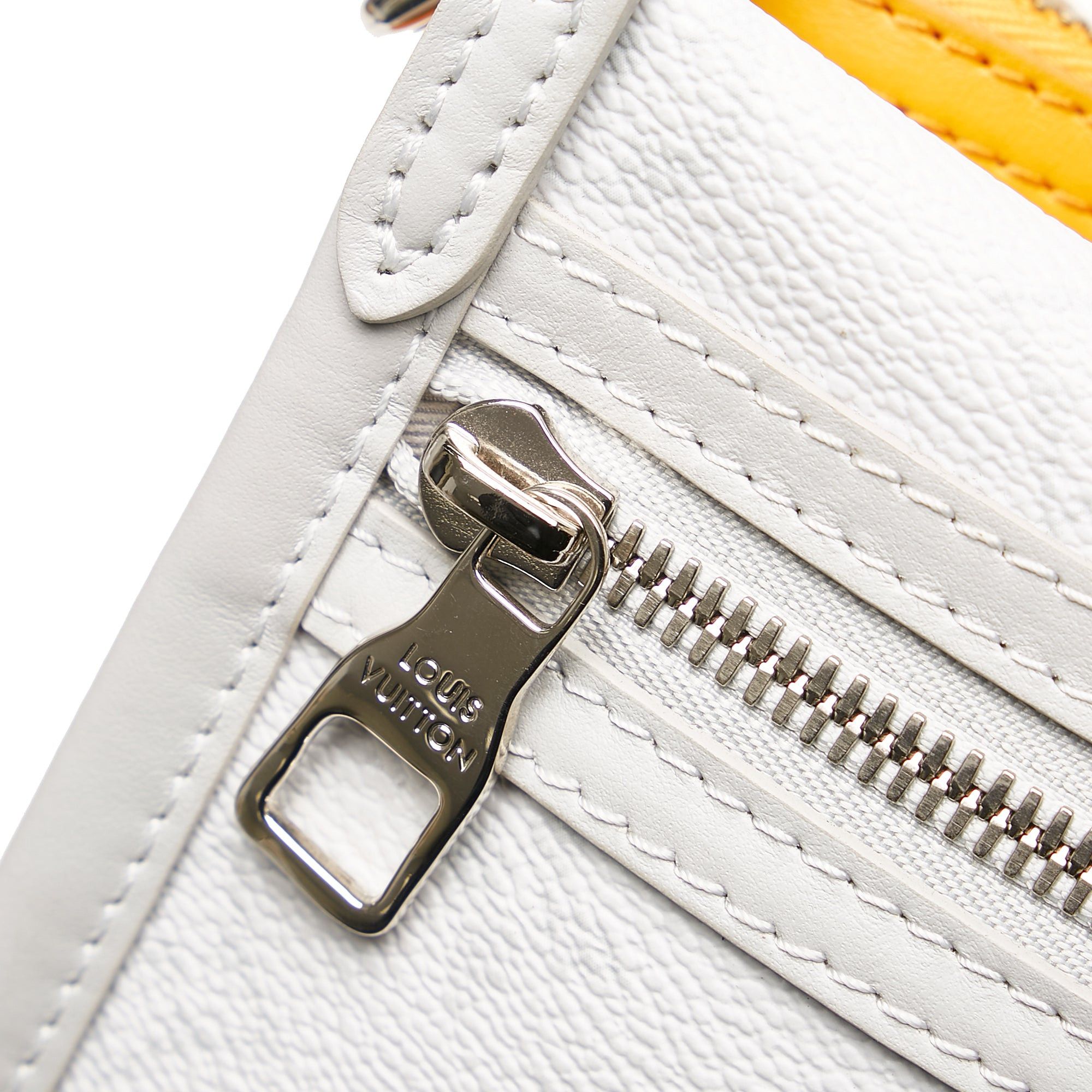 Louis Vuitton Louis Vuitton Monogram Antartica Double Flat Messenger Gray Size ONE SIZE - 9 Thumbnail