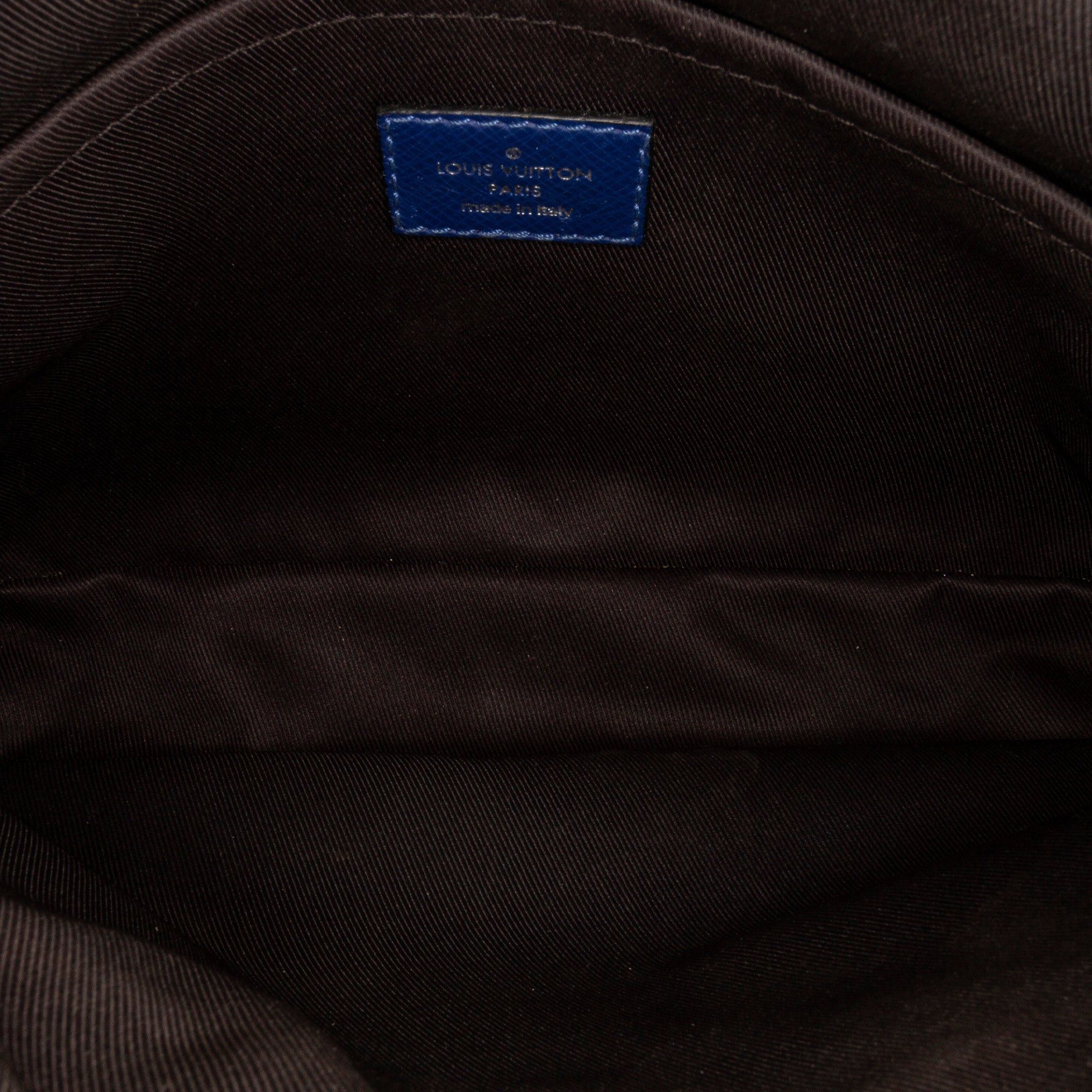 Louis Vuitton Louis Vuitton Taiga Outdoor Messenger PM Blue Size ONE SIZE - 4 Thumbnail