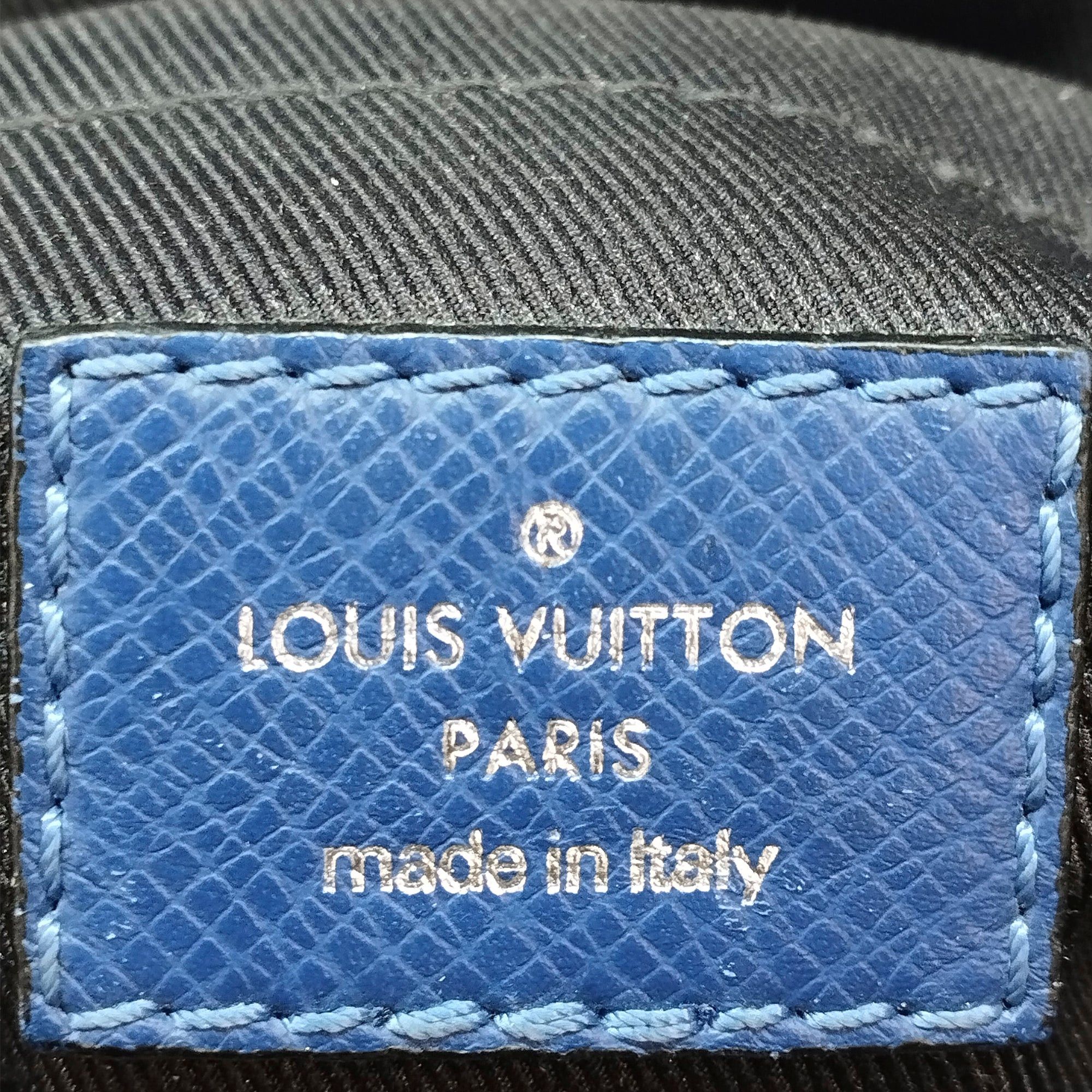 Louis Vuitton Louis Vuitton Taiga Outdoor Messenger PM Blue Size ONE SIZE - 6 Thumbnail