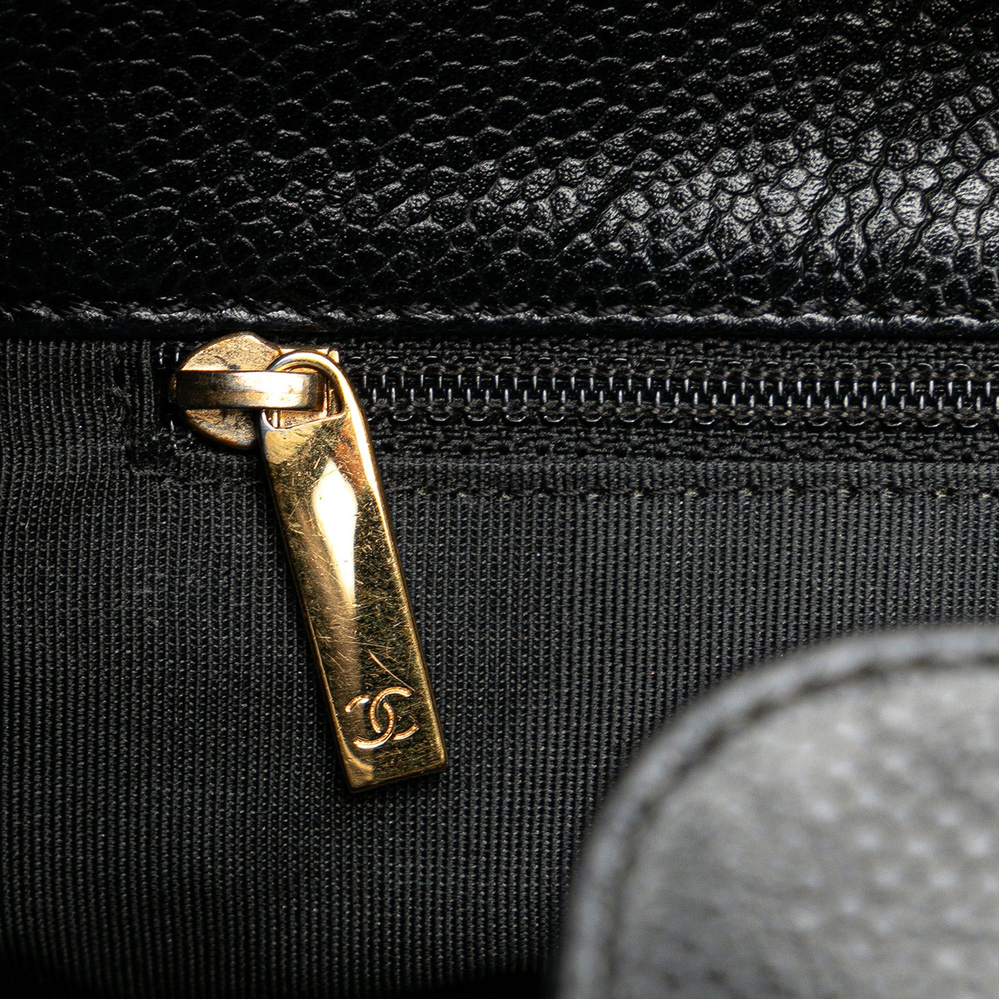 Chanel Chanel Caviar Petite Shopping Tote Black Size ONE SIZE - 8 Thumbnail
