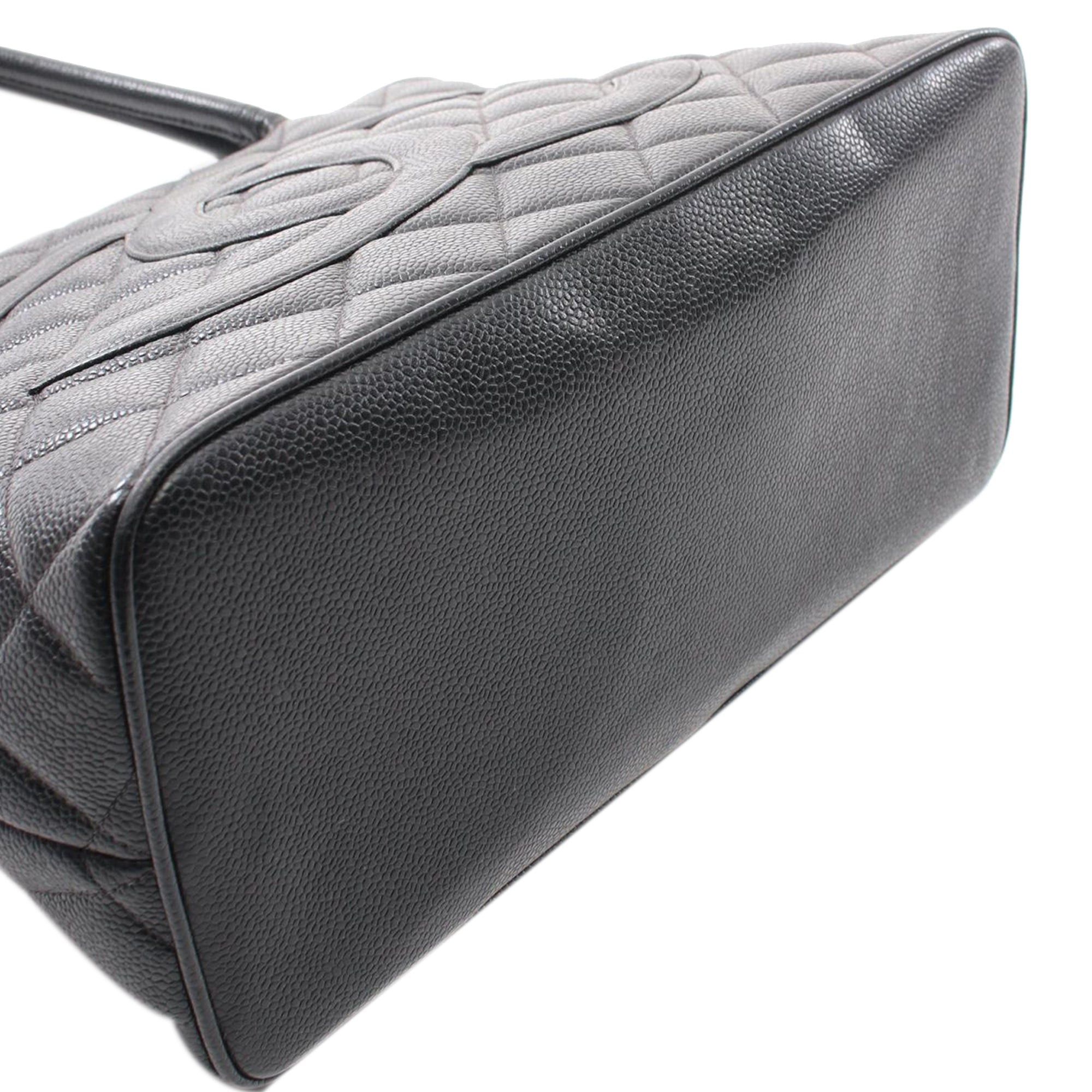 Chanel Chanel Caviar Medallion Tote Black Size ONE SIZE - 11 Thumbnail