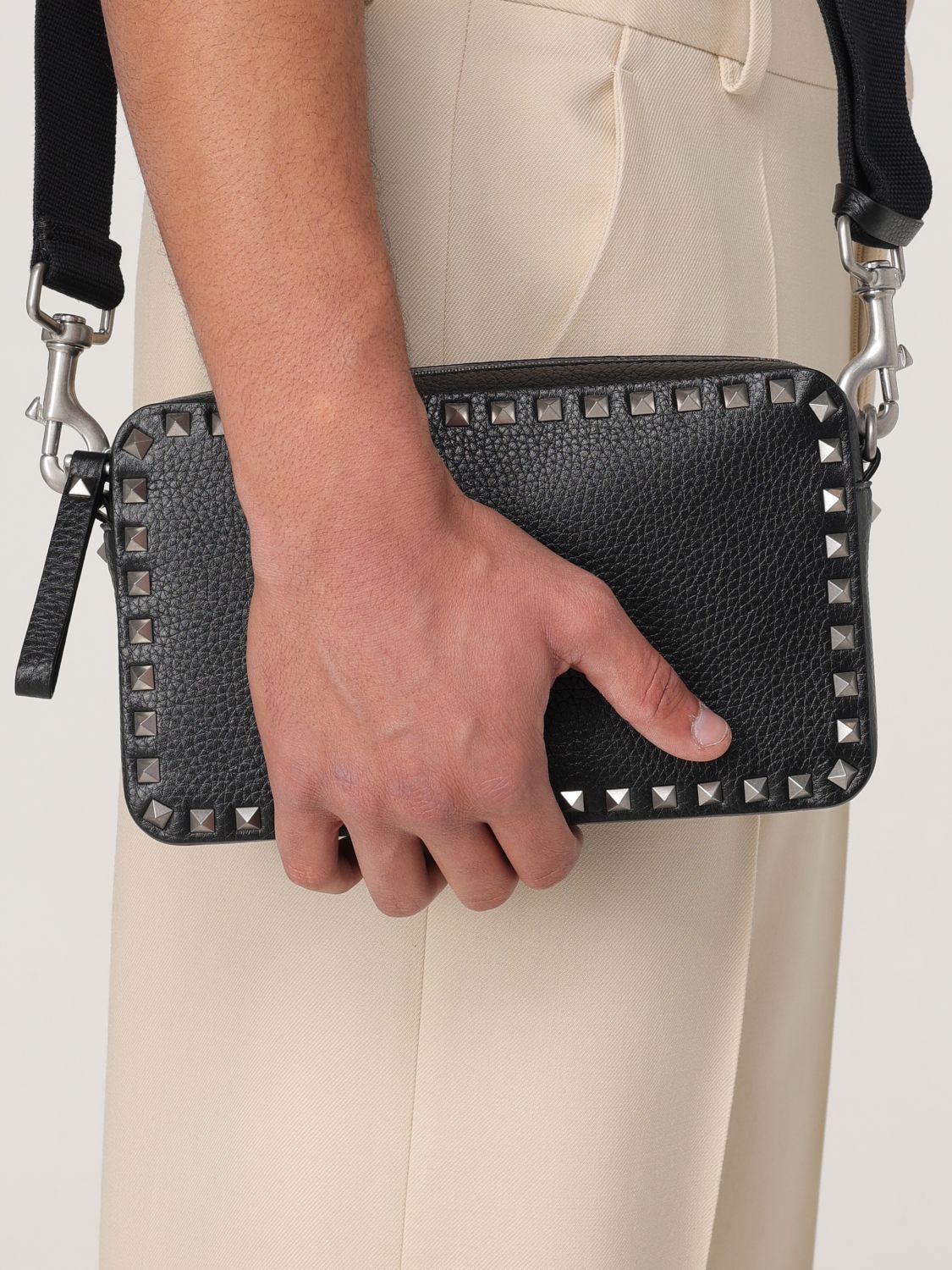 Valentino Valentino Garavani Shoulder Bag Men Black Size ONE SIZE - 2 Thumbnail