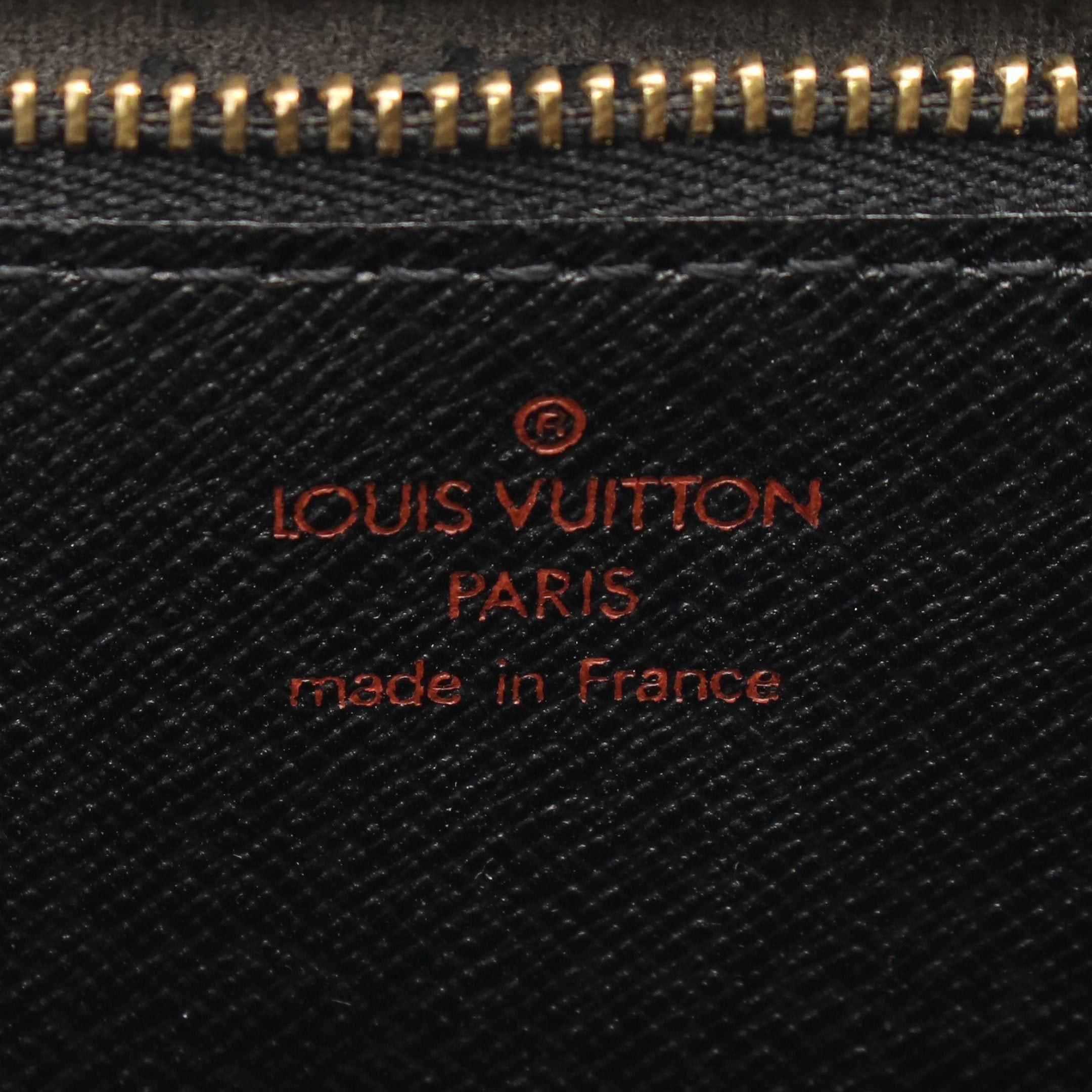 Louis Vuitton Louis Vuitton Serie Dragonne Epi Noir Clutch Bag Leather Black Size ONE SIZE - 4 Thumbnail