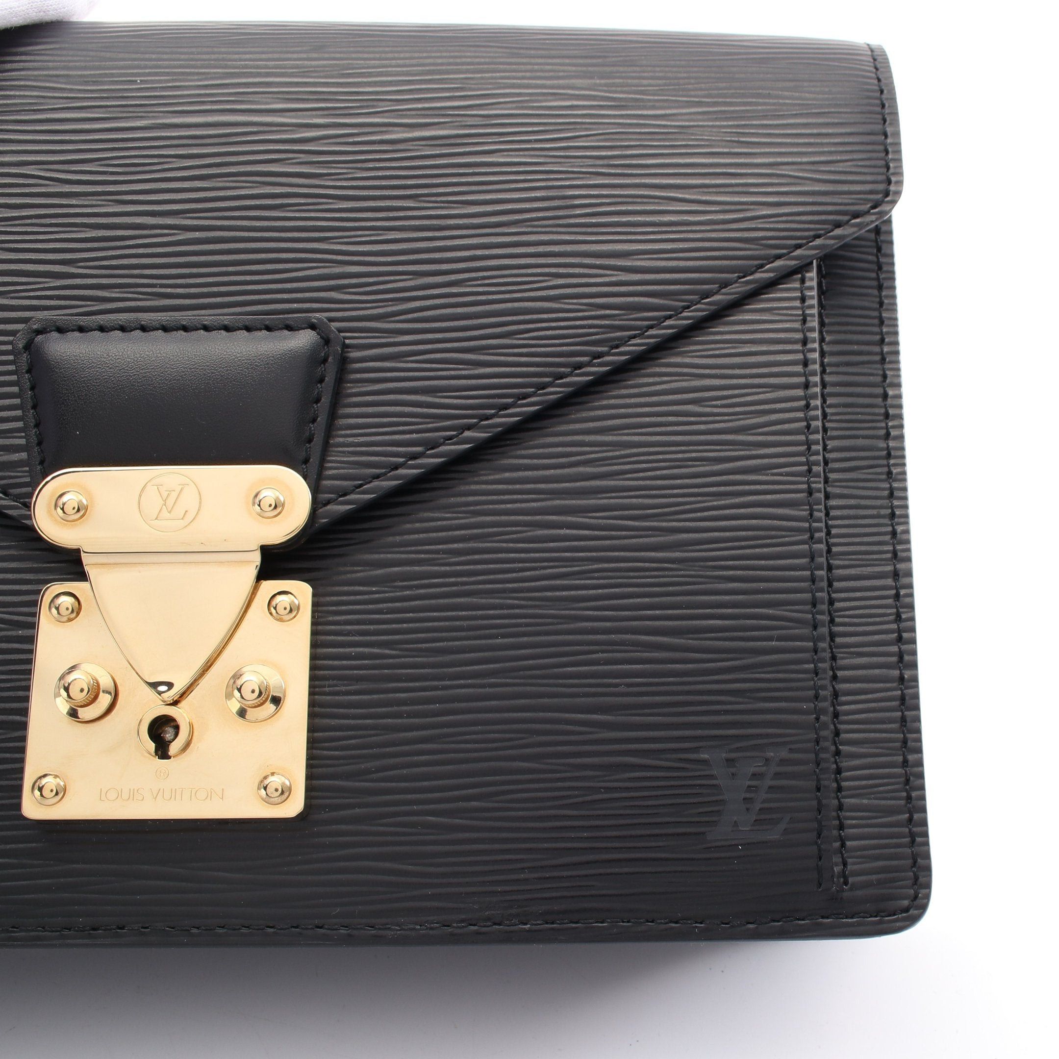 Louis Vuitton Louis Vuitton Serie Dragonne Epi Noir Clutch Bag Leather Black Size ONE SIZE - 9 Thumbnail