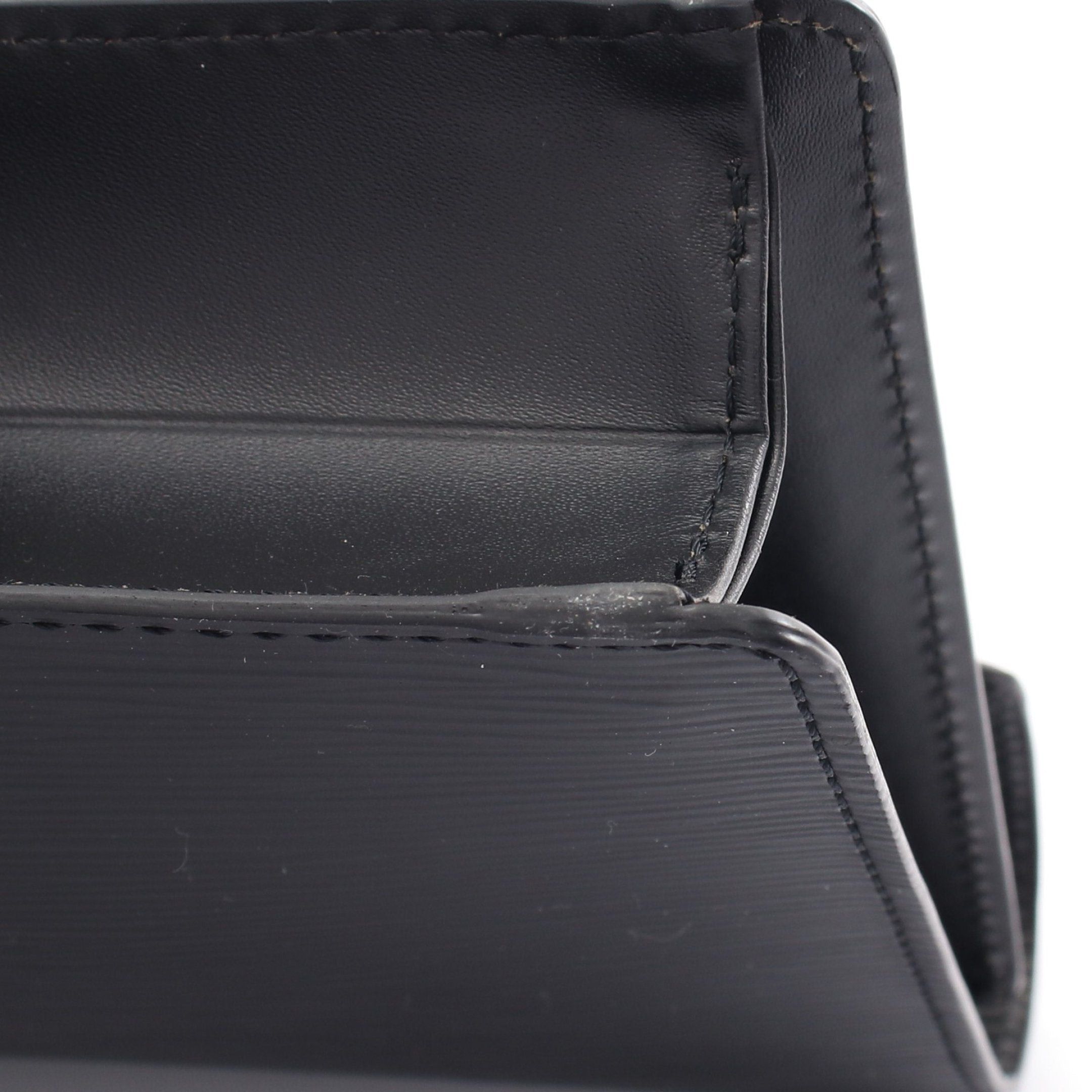 Louis Vuitton Louis Vuitton Serie Dragonne Epi Noir Clutch Bag Leather Black Size ONE SIZE - 10 Thumbnail
