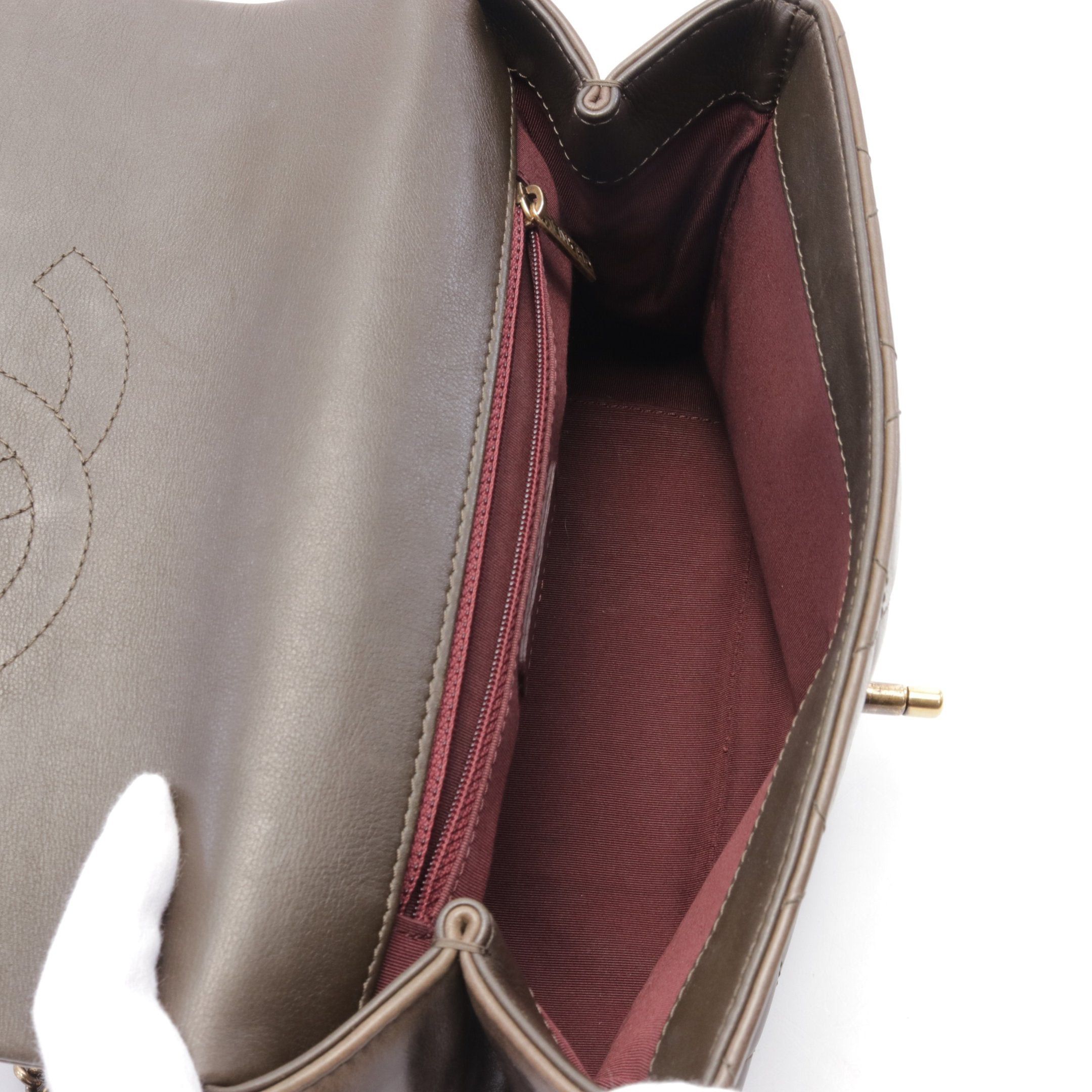Chanel Chanel Matelasse Chain Shoulder Bag Leather Brown Gold Hardware Size ONE SIZE - 3 Thumbnail