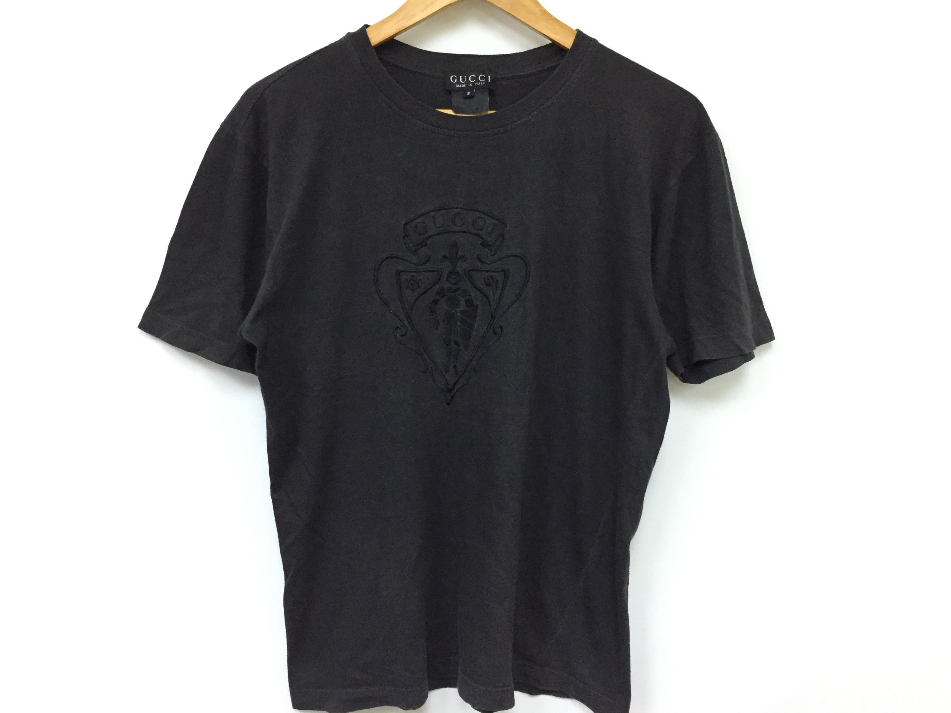 Gucci 2000s Medieval knight embroidered Classic logo tee Size US S / EU 44-46 / 1 - 2 Thumbnail
