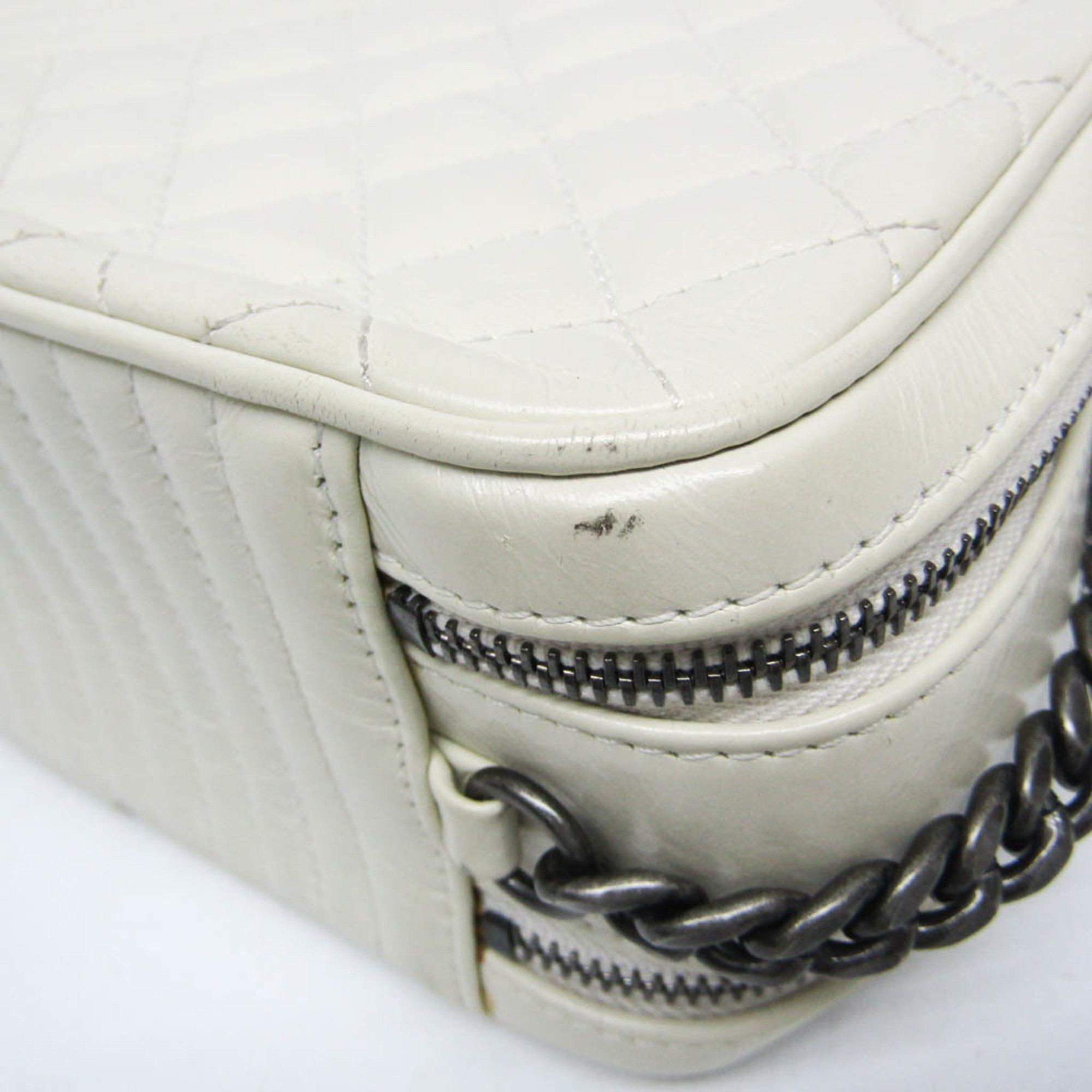 Chanel Chanel Boy Chanel Camera Bag A92656 Women's Leather Shoulder Bag Cream Size ONE SIZE - 4 Thumbnail