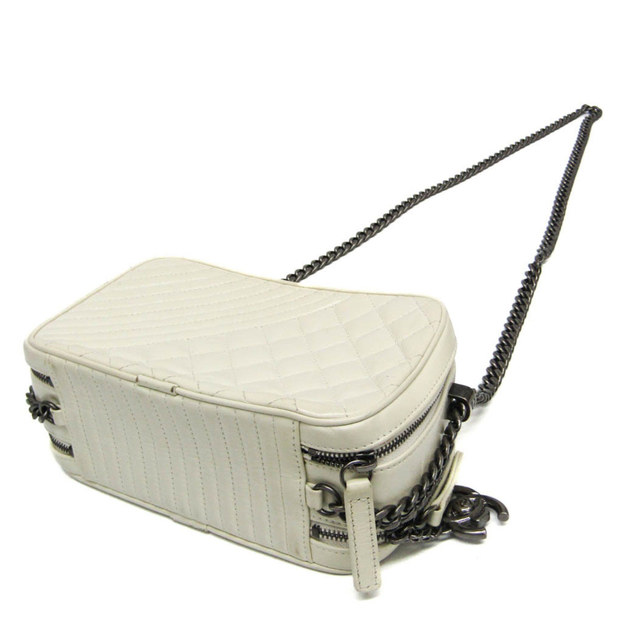Chanel Chanel Boy Chanel Camera Bag A92656 Women's Leather Shoulder Bag Cream Size ONE SIZE - 2 Thumbnail
