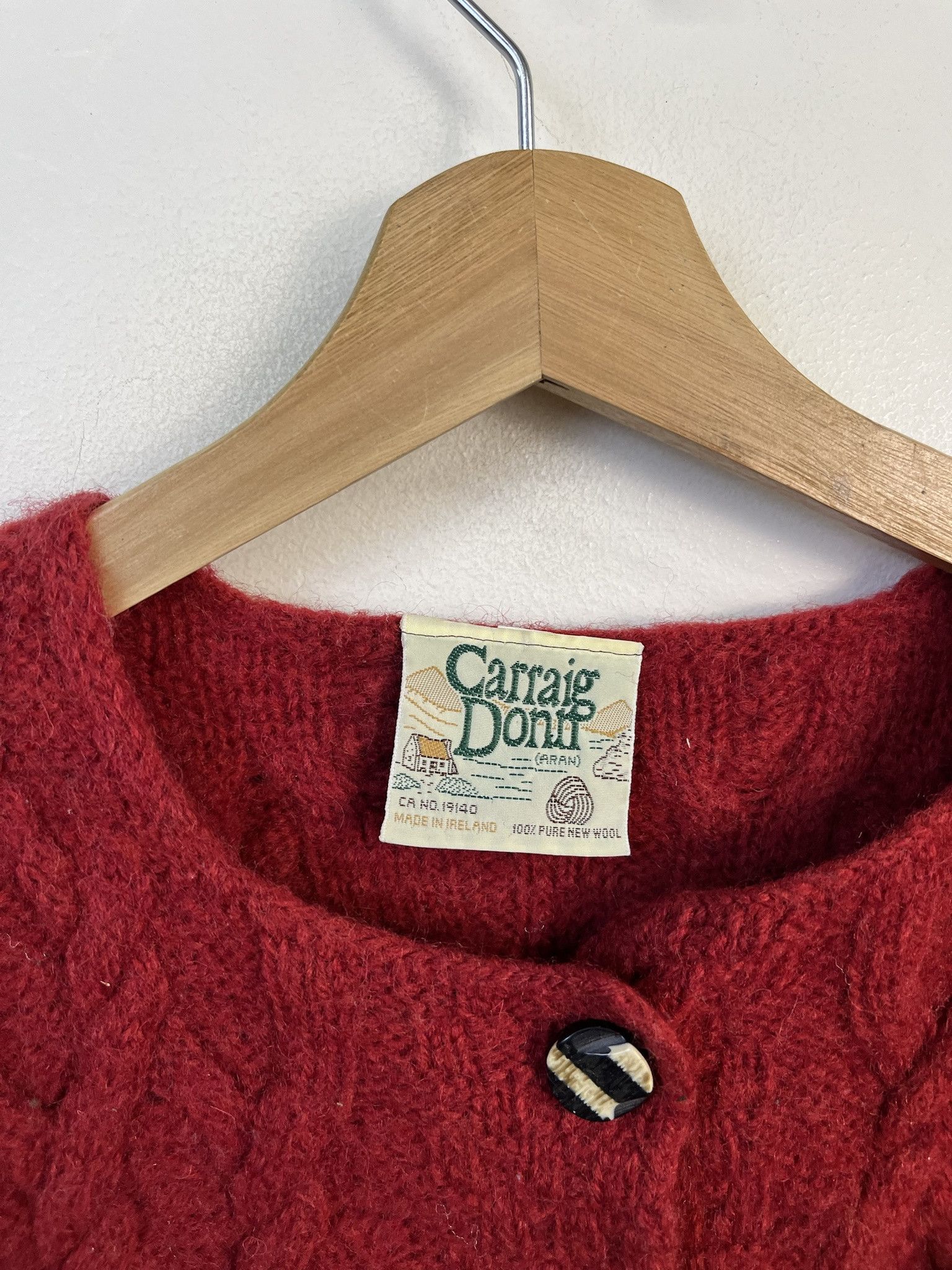 Other Vintage Carraig Donn Ireland Wool Aran Red Knit Cardigan Size S Size US S / EU 44-46 / 1 - 2 Thumbnail