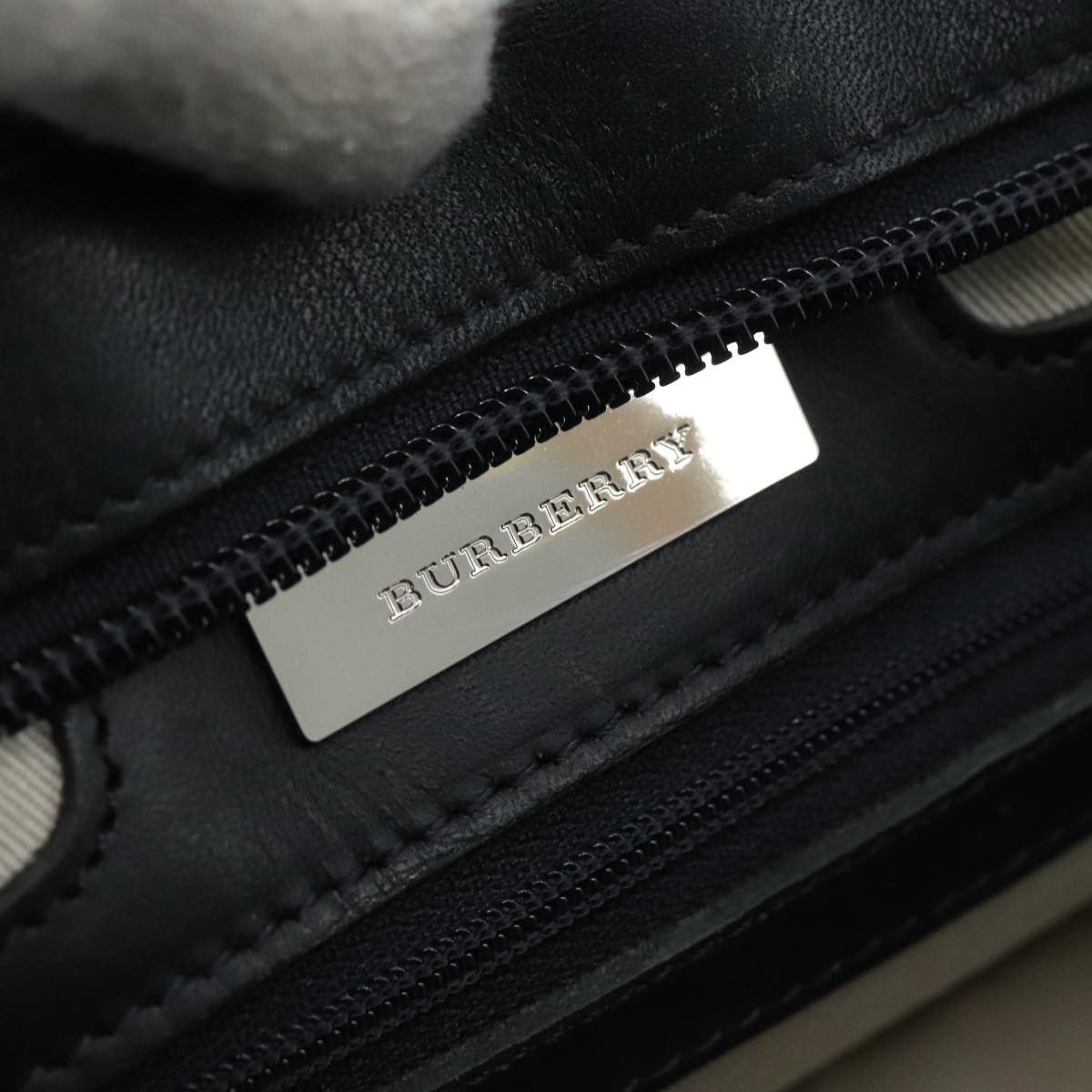 Burberry White Canvas Shoulder Bag (Pre-Owned) Size ONE SIZE - 15 Thumbnail