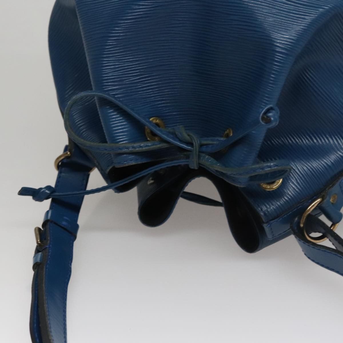 Louis Vuitton Petit Noé Blue Leather Shoulder Bag (Pre-Owned) Size ONE SIZE - 18 Thumbnail
