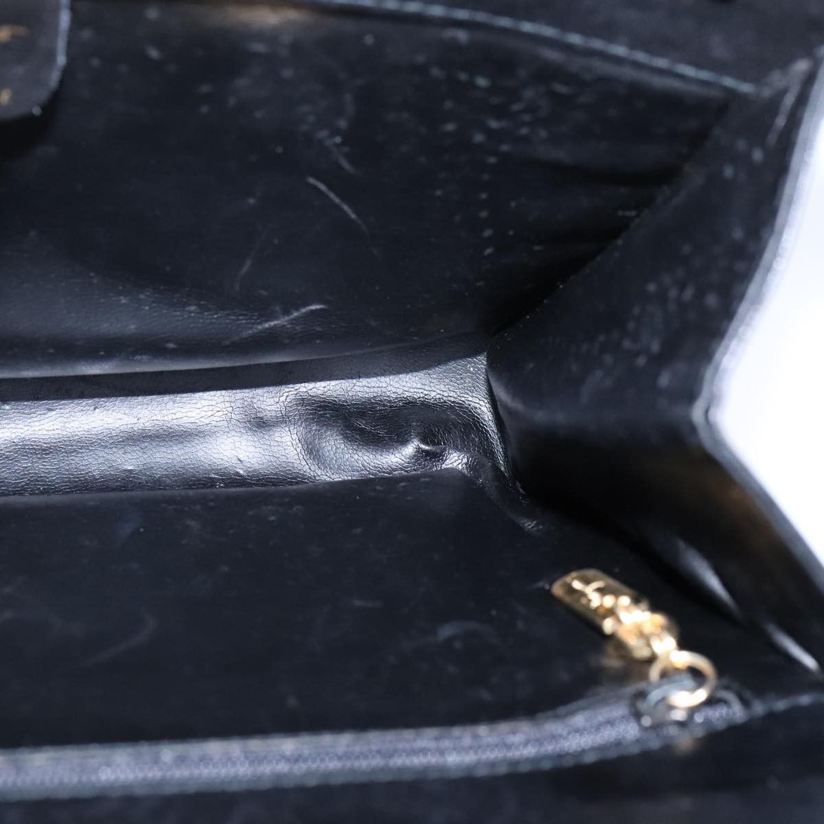 Salvatore Ferragamo Gancini Black Leather Shoulder Bag (Pre-Owned) Size ONE SIZE - 19 Thumbnail