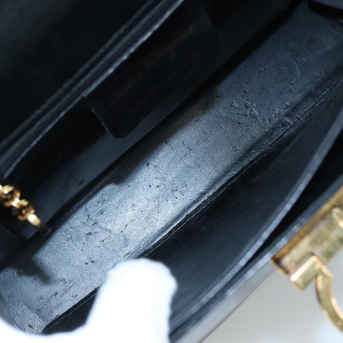 Salvatore Ferragamo Gancini Black Leather Handbag (Pre-Owned) Size ONE SIZE - 15 Thumbnail