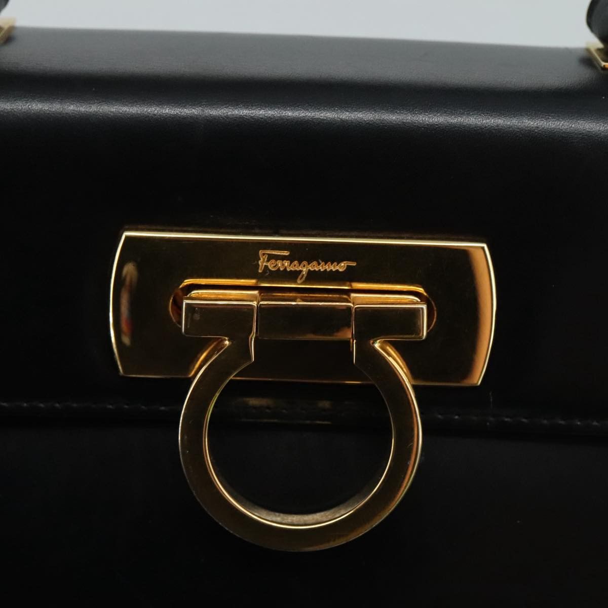 Salvatore Ferragamo Gancini Black Leather Handbag (Pre-Owned) Size ONE SIZE - 13 Thumbnail