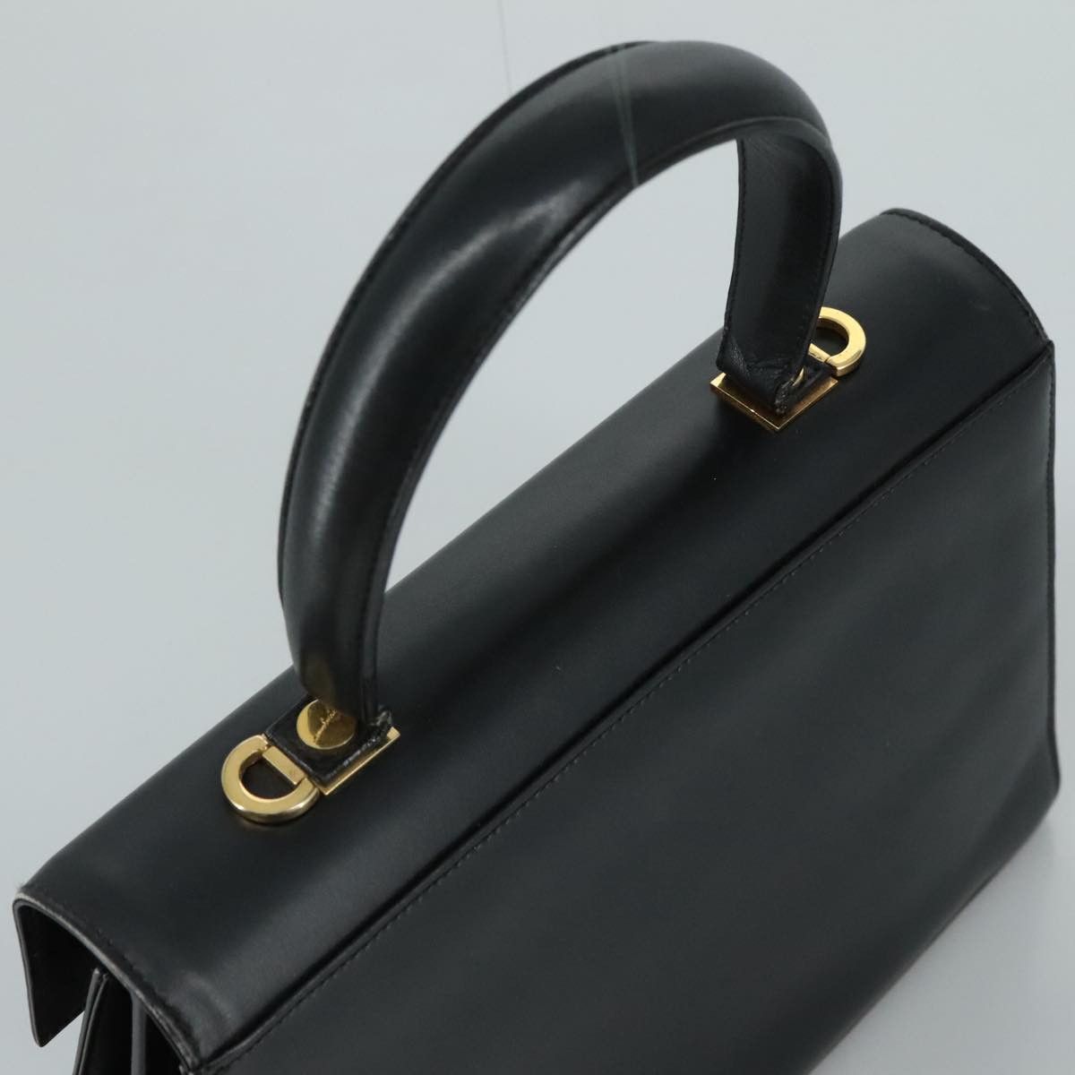 Salvatore Ferragamo Gancini Black Leather Handbag (Pre-Owned) Size ONE SIZE - 6 Thumbnail