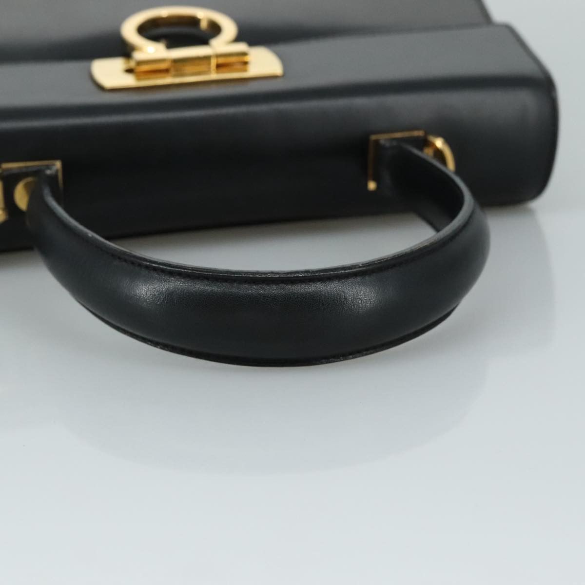 Salvatore Ferragamo Gancini Black Leather Handbag (Pre-Owned) Size ONE SIZE - 5 Thumbnail