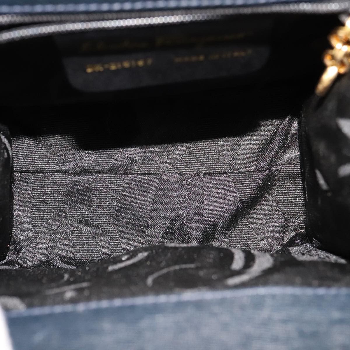 Salvatore Ferragamo Gancini Black Leather Handbag (Pre-Owned) Size ONE SIZE - 12 Thumbnail
