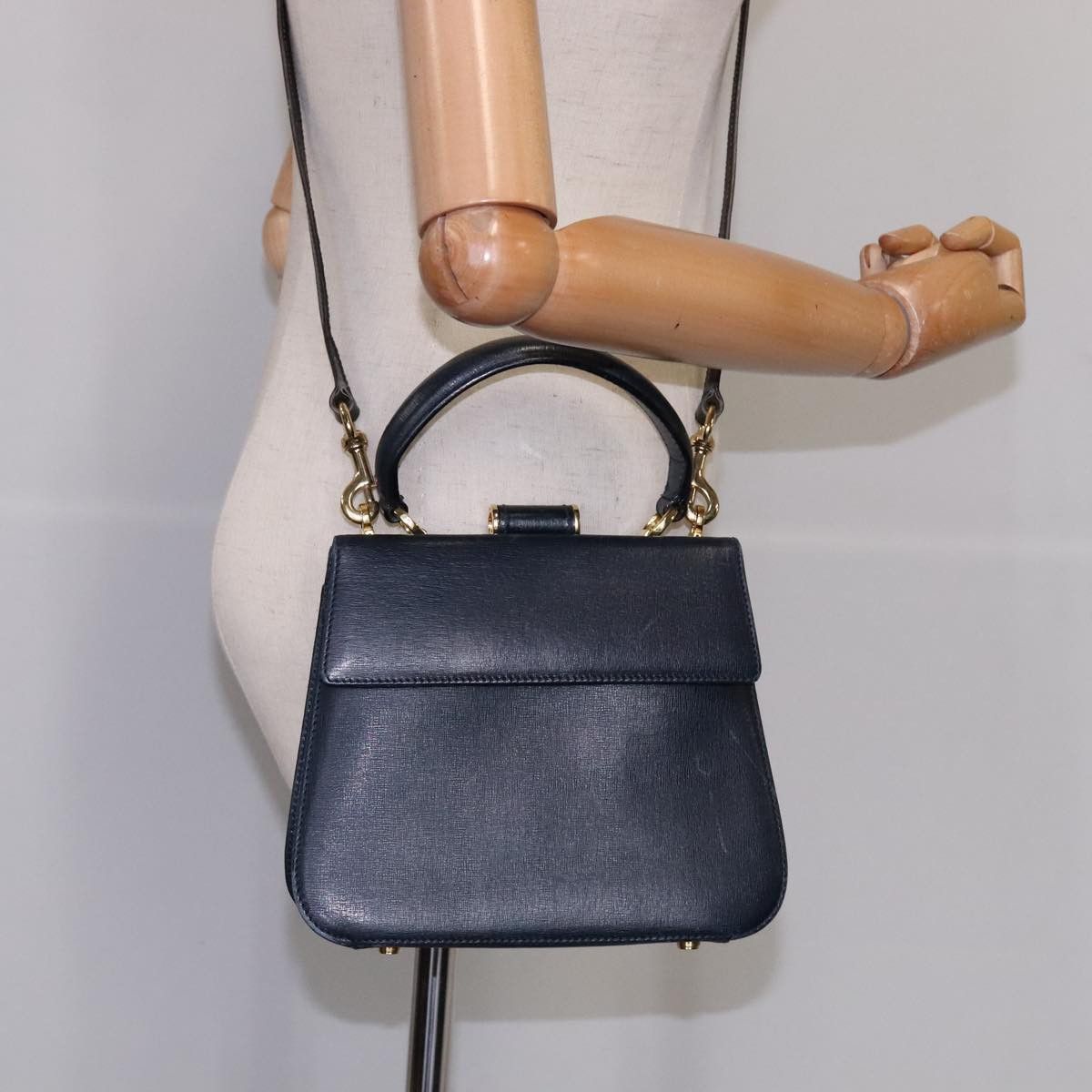 Salvatore Ferragamo Gancini Black Leather Handbag (Pre-Owned) Size ONE SIZE - 15 Thumbnail