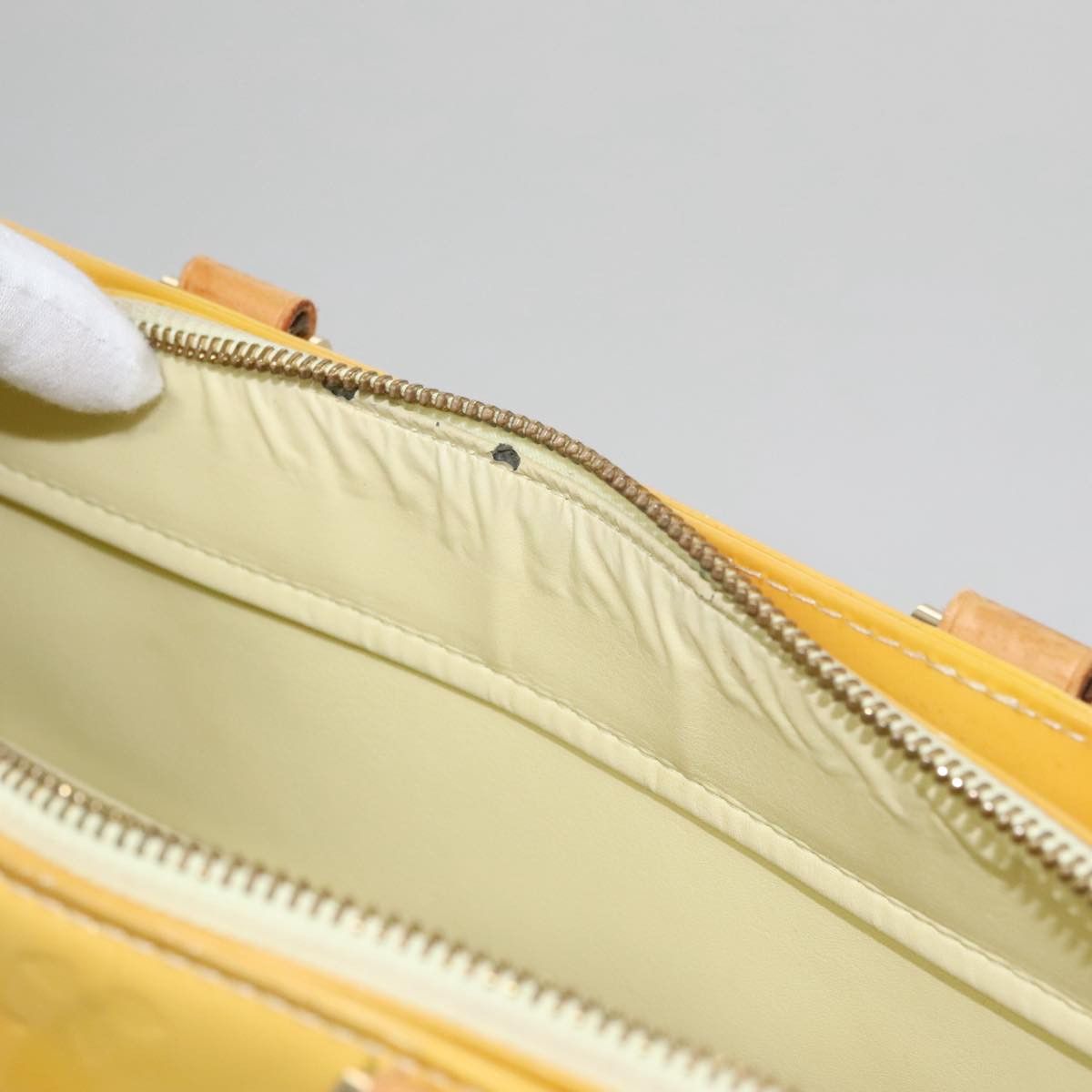 Louis Vuitton Columbus Yellow Patent Leather Tote Bag (Pre-Owned) Size ONE SIZE - 14 Thumbnail