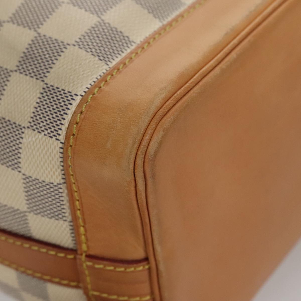 Louis Vuitton Noé White Canvas Shoulder Bag (Pre-Owned) Size ONE SIZE - 7 Thumbnail