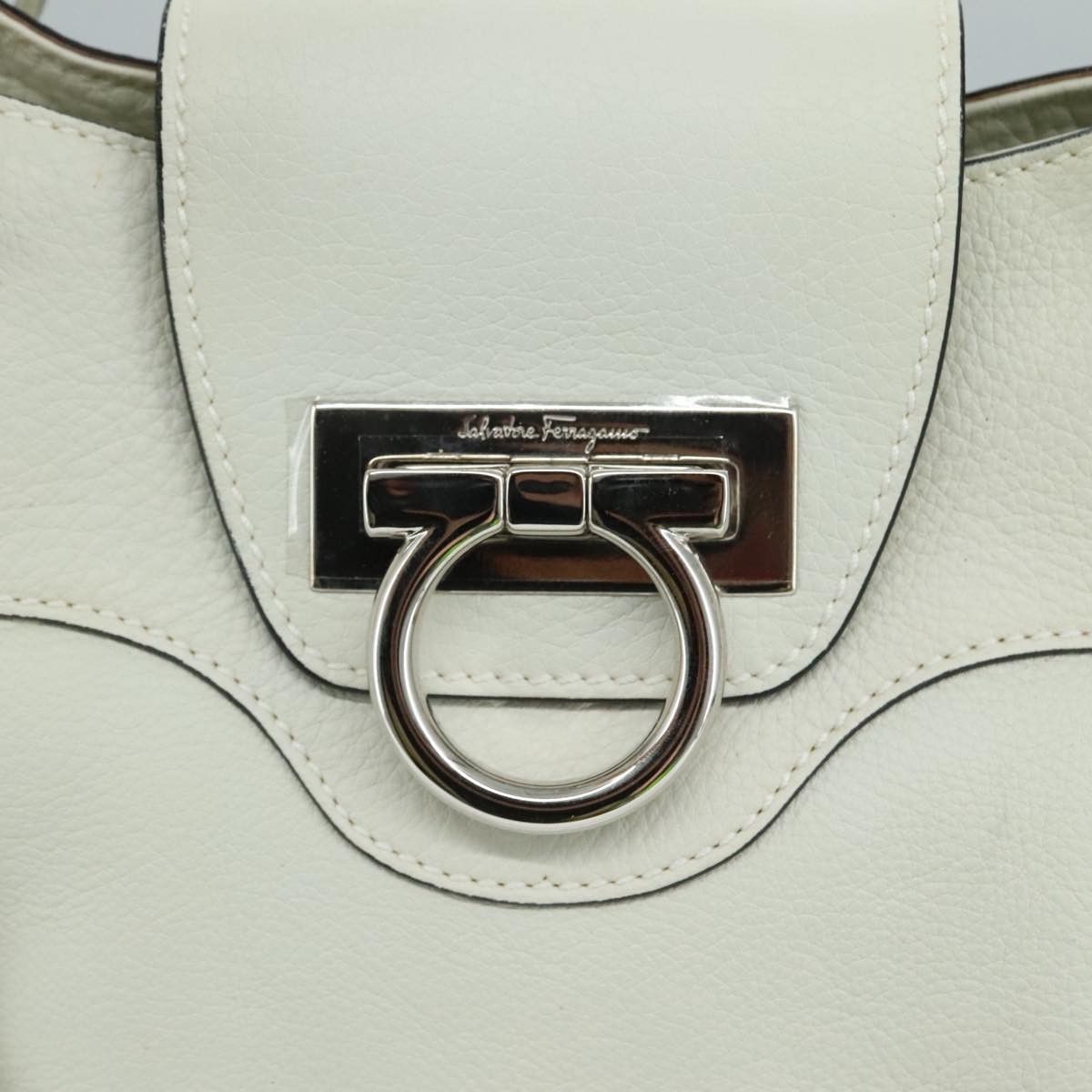 Salvatore Ferragamo Gancini White Leather Handbag (Pre-Owned) Size ONE SIZE - 14 Thumbnail