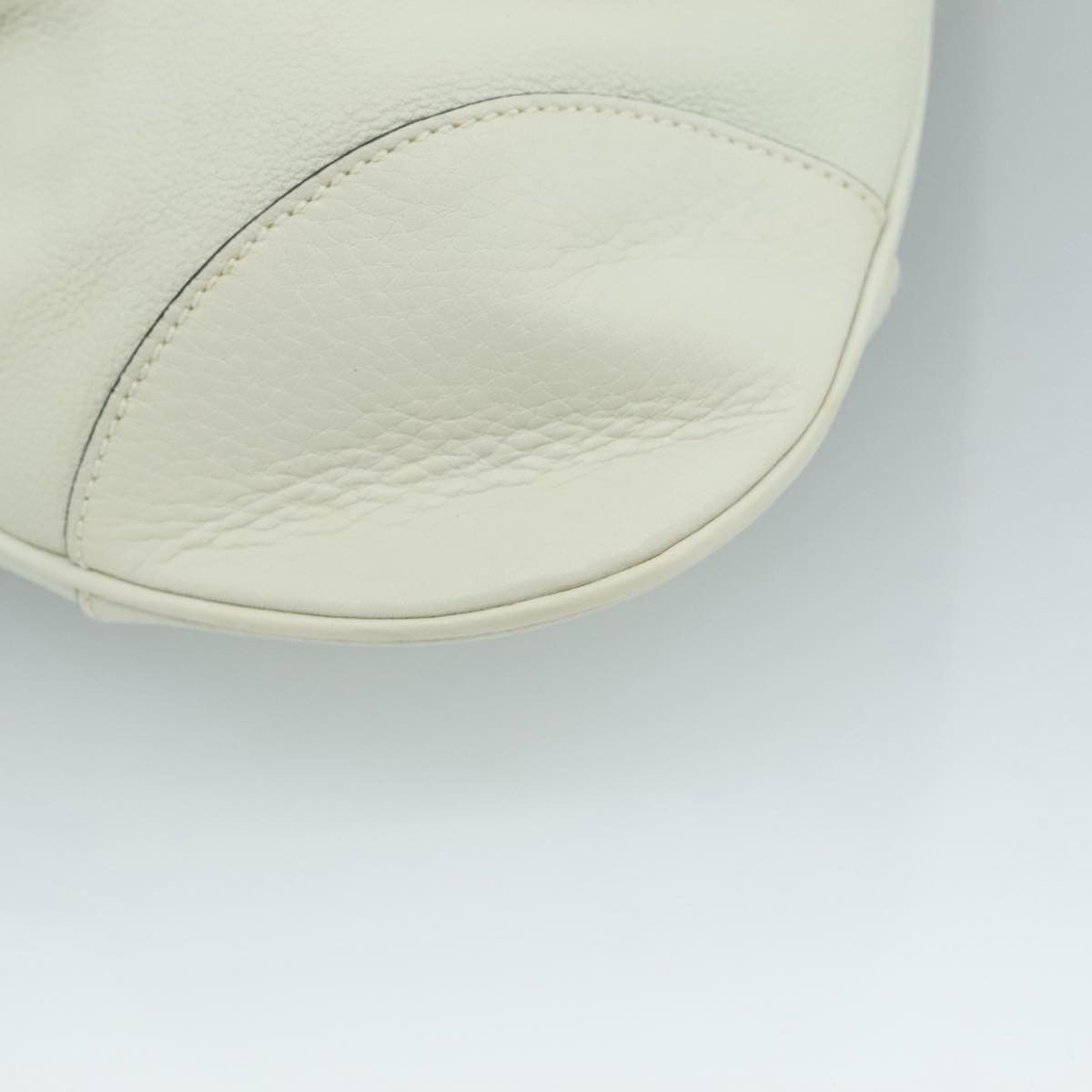 Salvatore Ferragamo Gancini White Leather Handbag (Pre-Owned) Size ONE SIZE - 20 Thumbnail