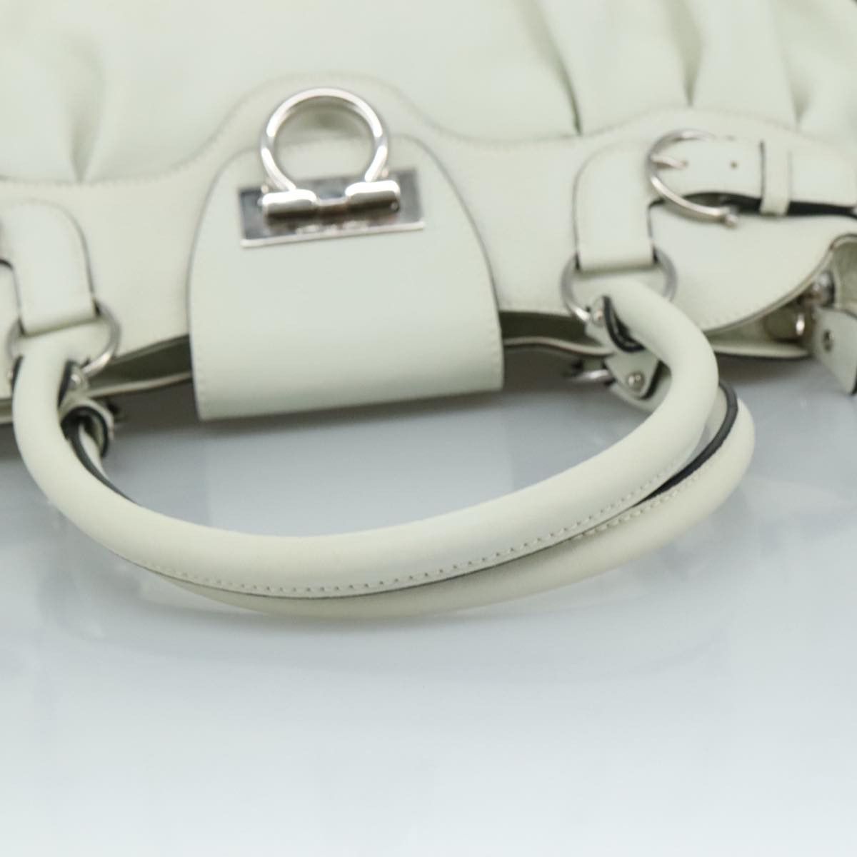 Salvatore Ferragamo Gancini White Leather Handbag (Pre-Owned) Size ONE SIZE - 5 Thumbnail