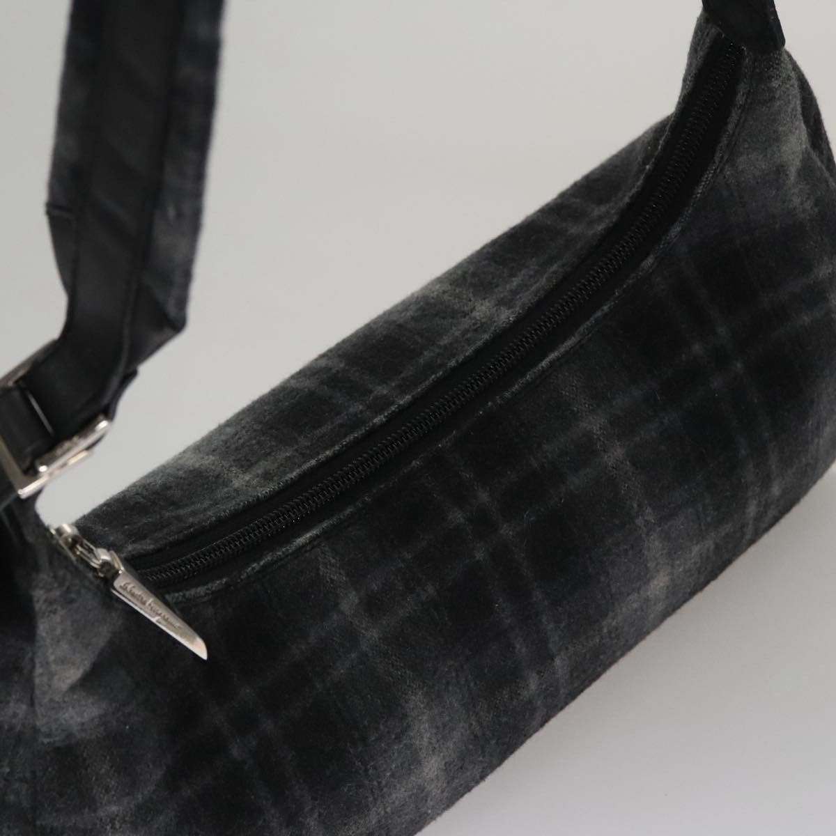 Salvatore Ferragamo Grey Wool Shoulder Bag (Pre-Owned) Size ONE SIZE - 12 Thumbnail