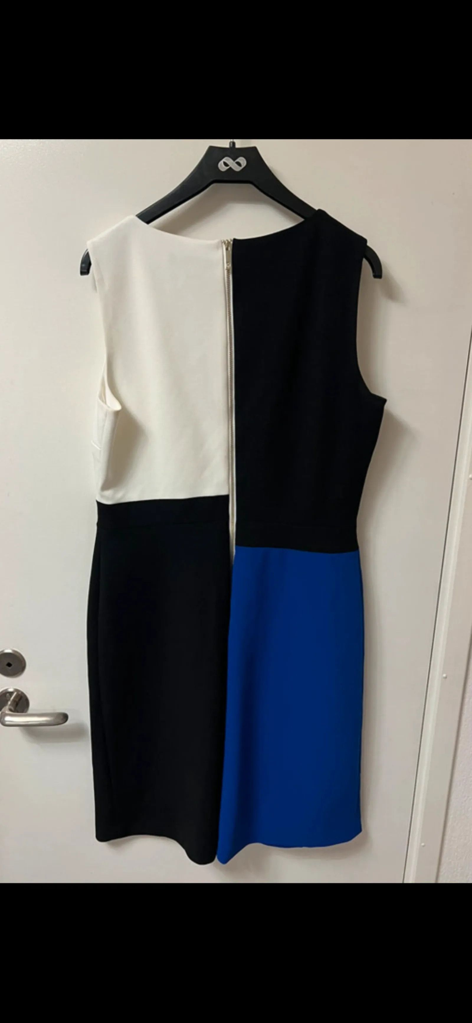 Tommy Hilfiger Tommy Hilfiger Dress Size M / US 6-8 / IT 42-44 - 4 Thumbnail