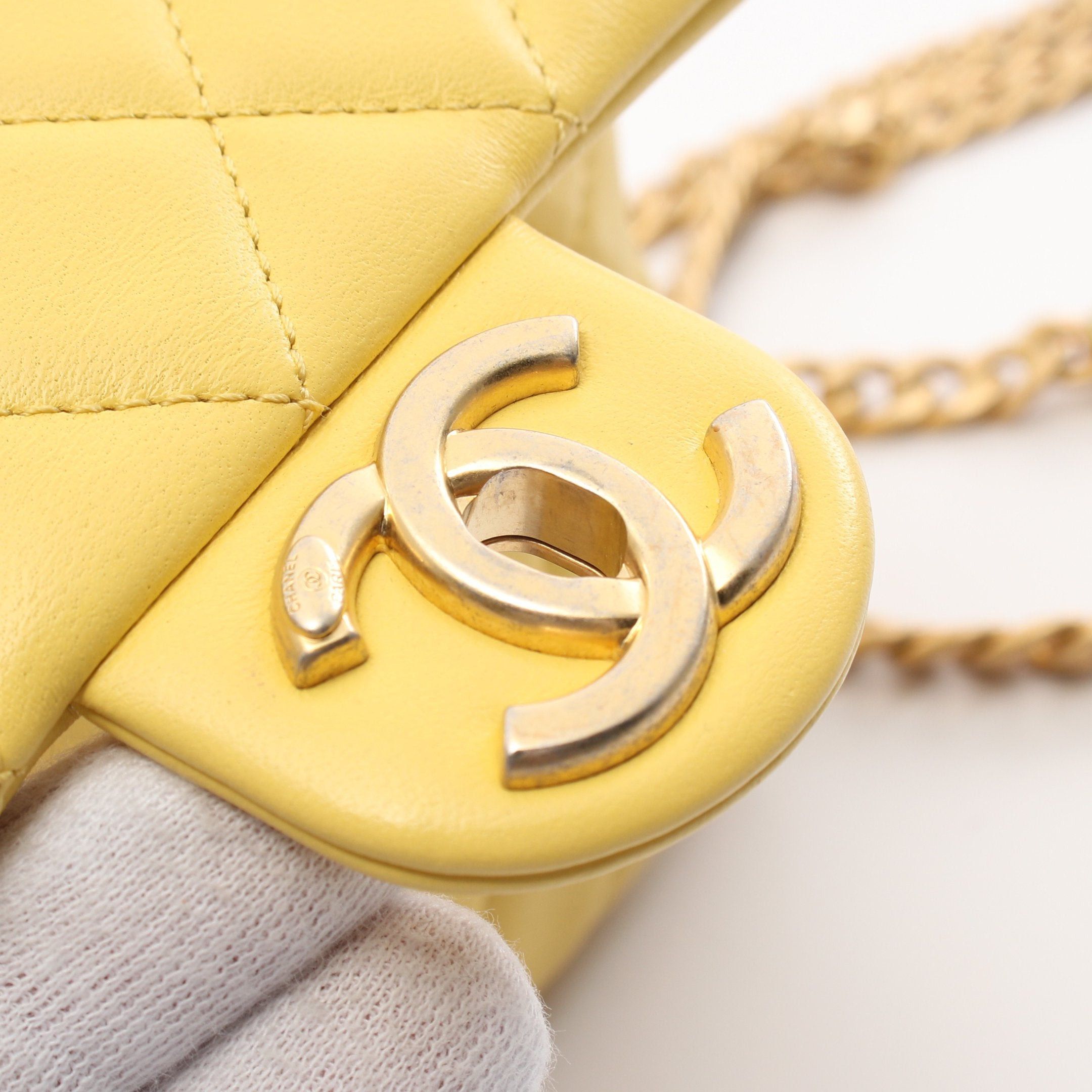 Chanel Chanel Matelasse Chain Shoulder Bag Lambskin Yellow Gold Hardware Size ONE SIZE - 9 Thumbnail