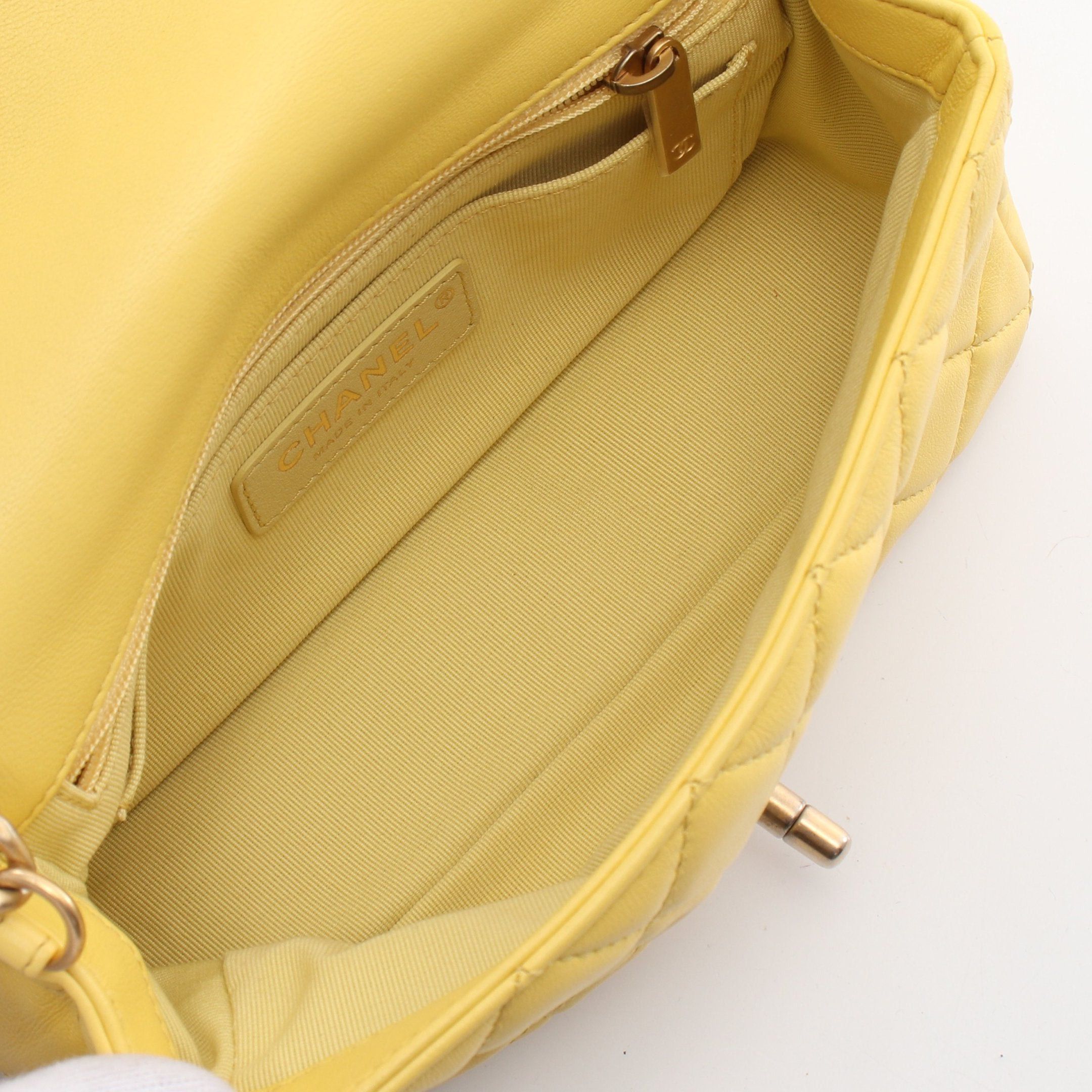 Chanel Chanel Matelasse Chain Shoulder Bag Lambskin Yellow Gold Hardware Size ONE SIZE - 3 Thumbnail
