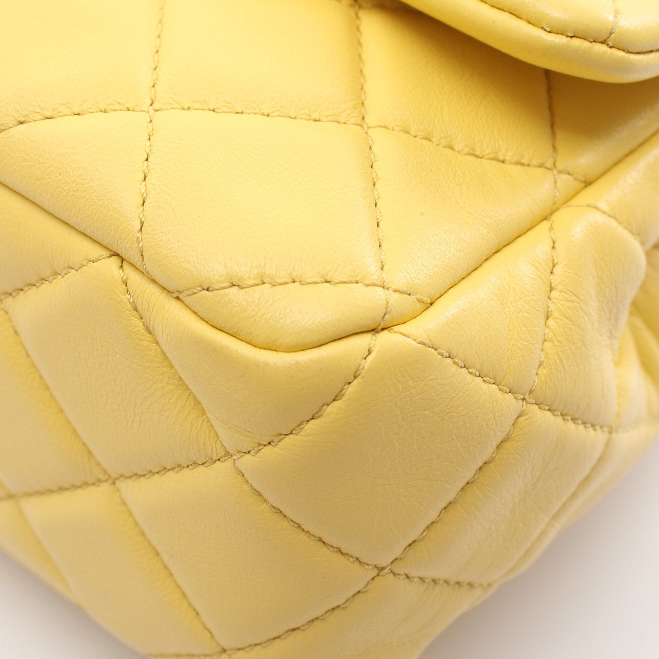 Chanel Chanel Matelasse Chain Shoulder Bag Lambskin Yellow Gold Hardware Size ONE SIZE - 6 Thumbnail