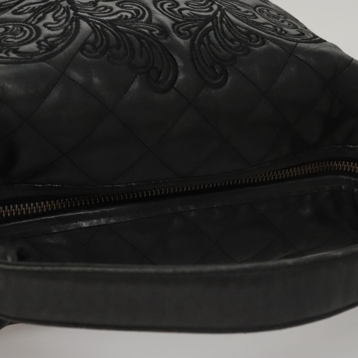 Versace Black Leather Handbag (Pre-Owned) Size ONE SIZE - 17 Thumbnail