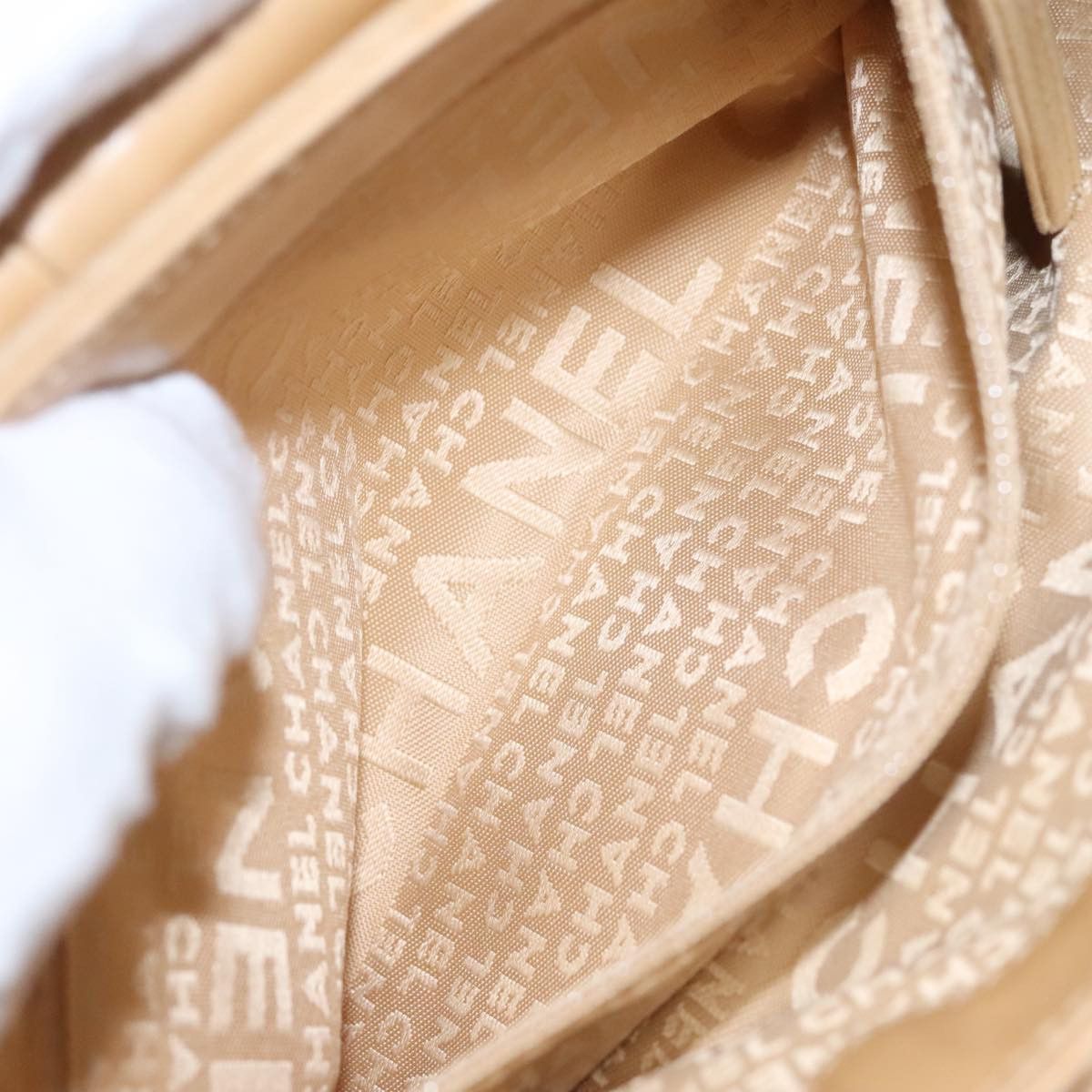 Chanel Chocolate Bar Beige Suede Shoulder Bag (Pre-Owned) Size ONE SIZE - 15 Thumbnail