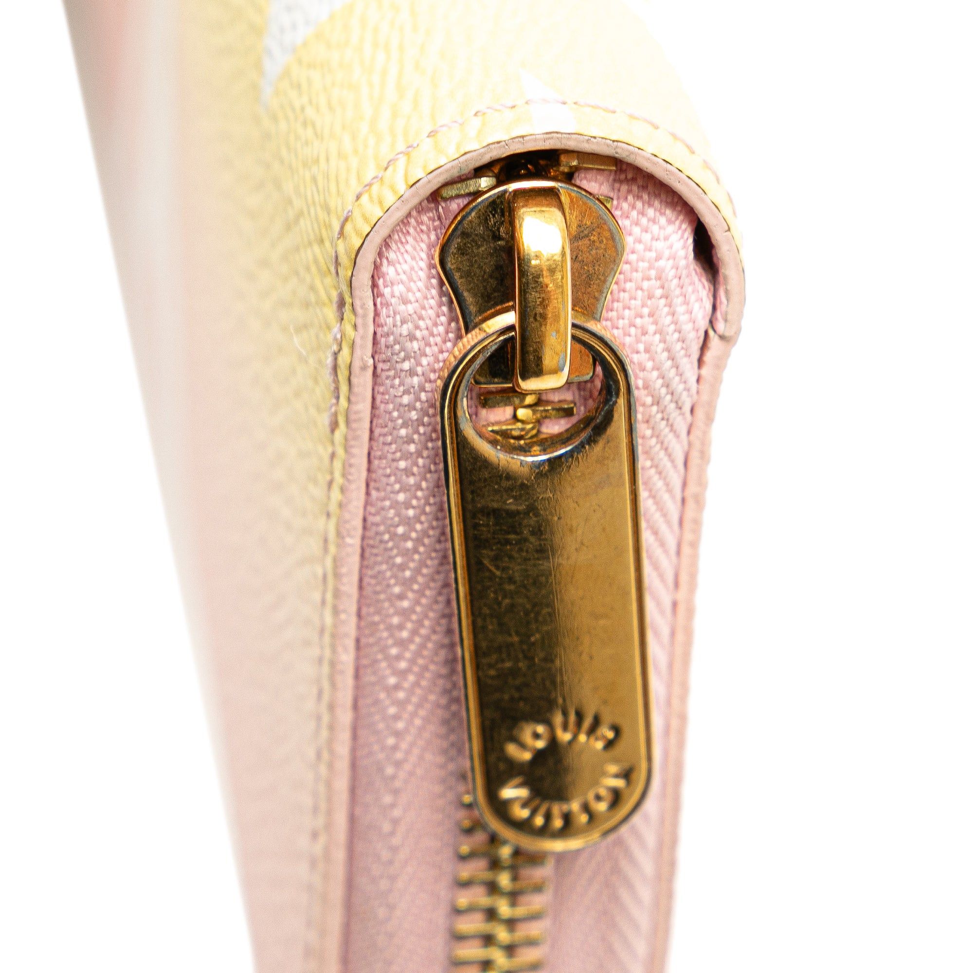 Louis Vuitton Louis Vuitton Monogram Giant By The Pool Zippy Wallet Pink Size ONE SIZE - 8 Thumbnail