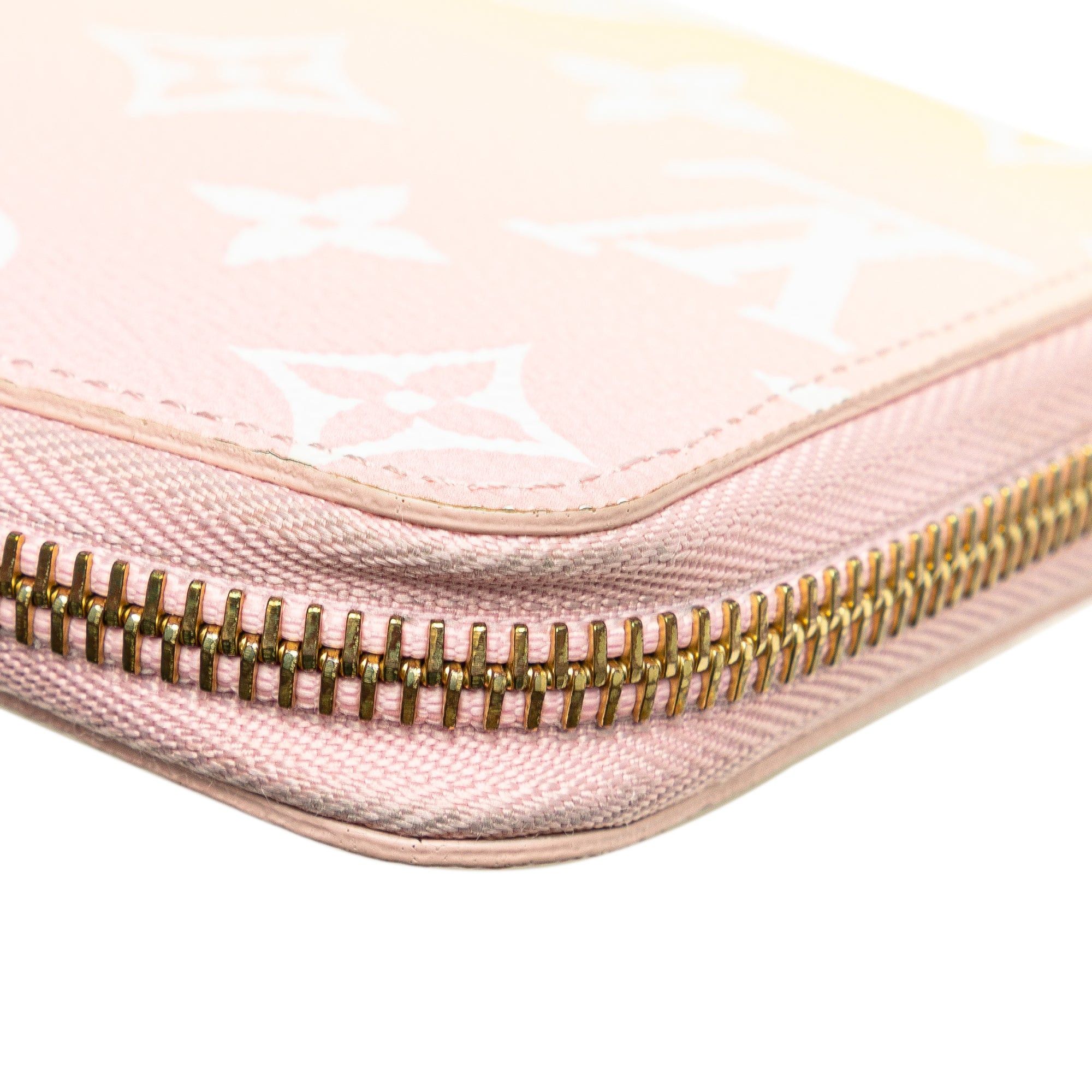 Louis Vuitton Louis Vuitton Monogram Giant By The Pool Zippy Wallet Pink Size ONE SIZE - 10 Thumbnail