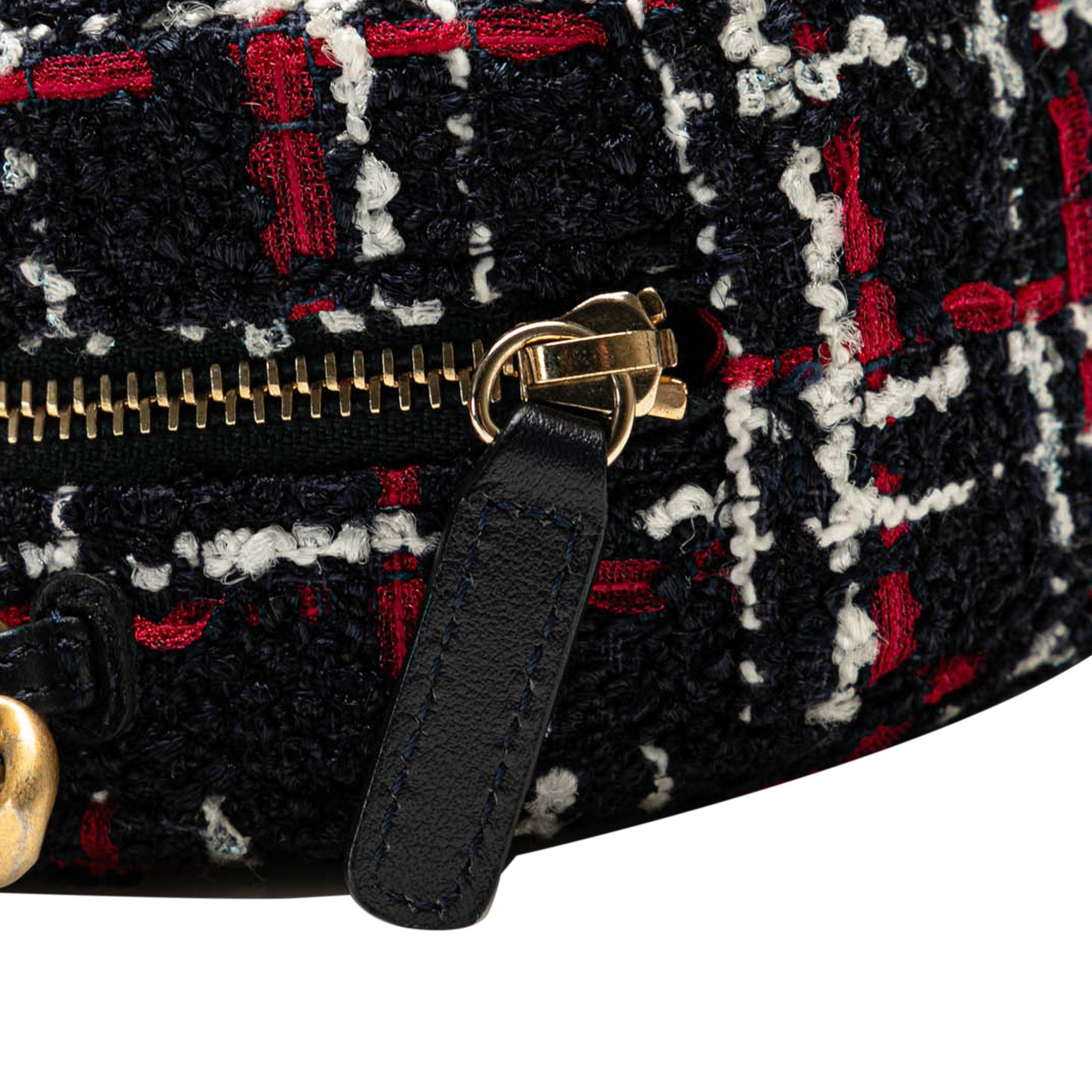 Chanel Chanel Tweed 19 Round Clutch with Chain Blue Size ONE SIZE - 8 Thumbnail