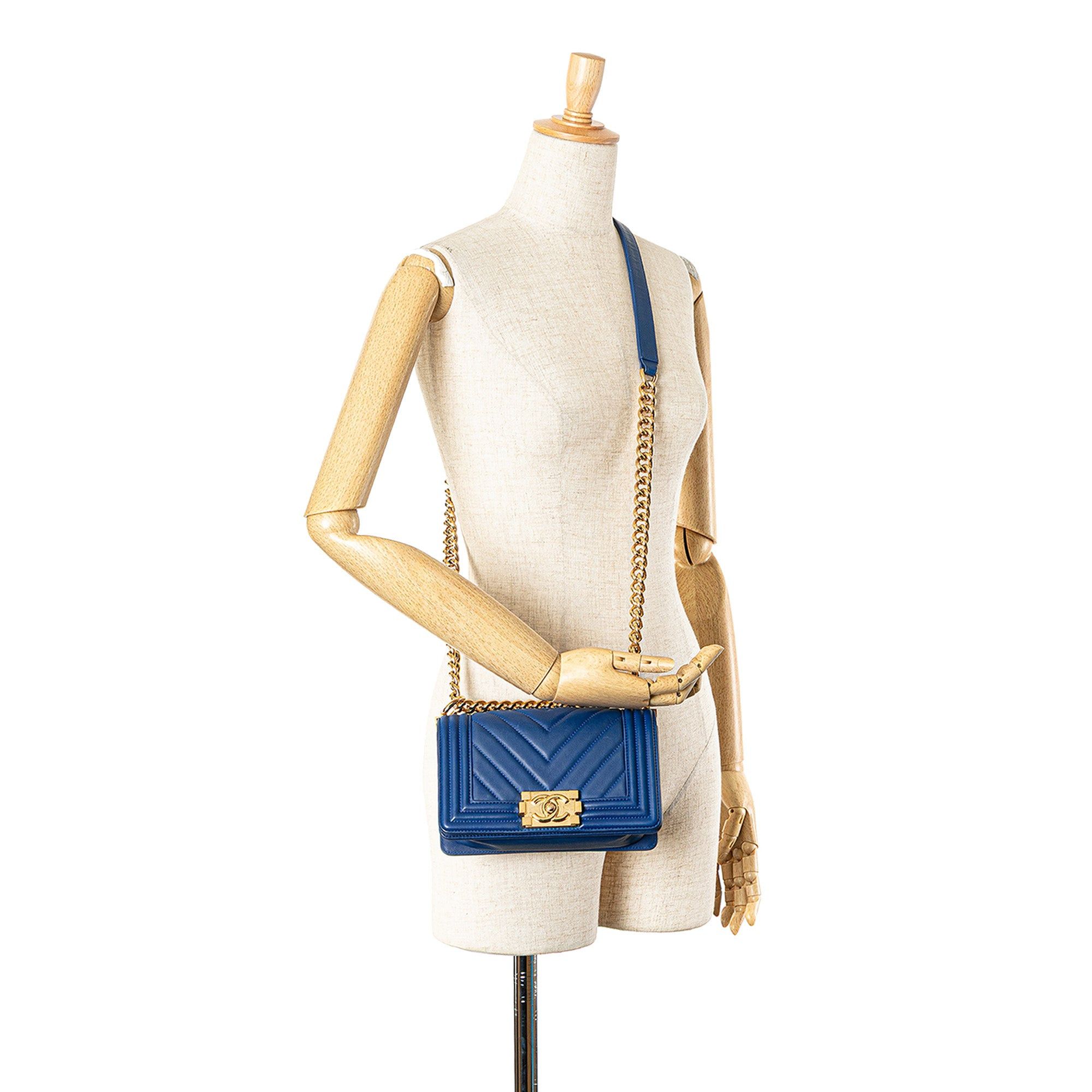 Chanel Chanel Small Chevron Lambskin Boy Flap Blue Size ONE SIZE - 10 Thumbnail