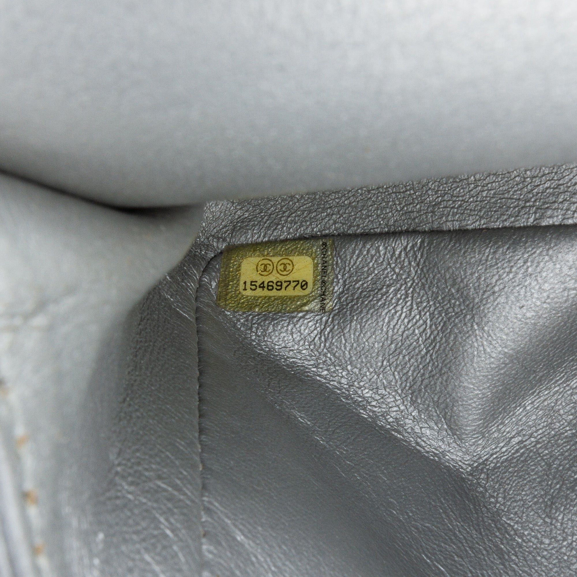 Chanel Chanel Reissue 2.55 Aged Calfskin Flap 225 Silver Size ONE SIZE - 6 Thumbnail