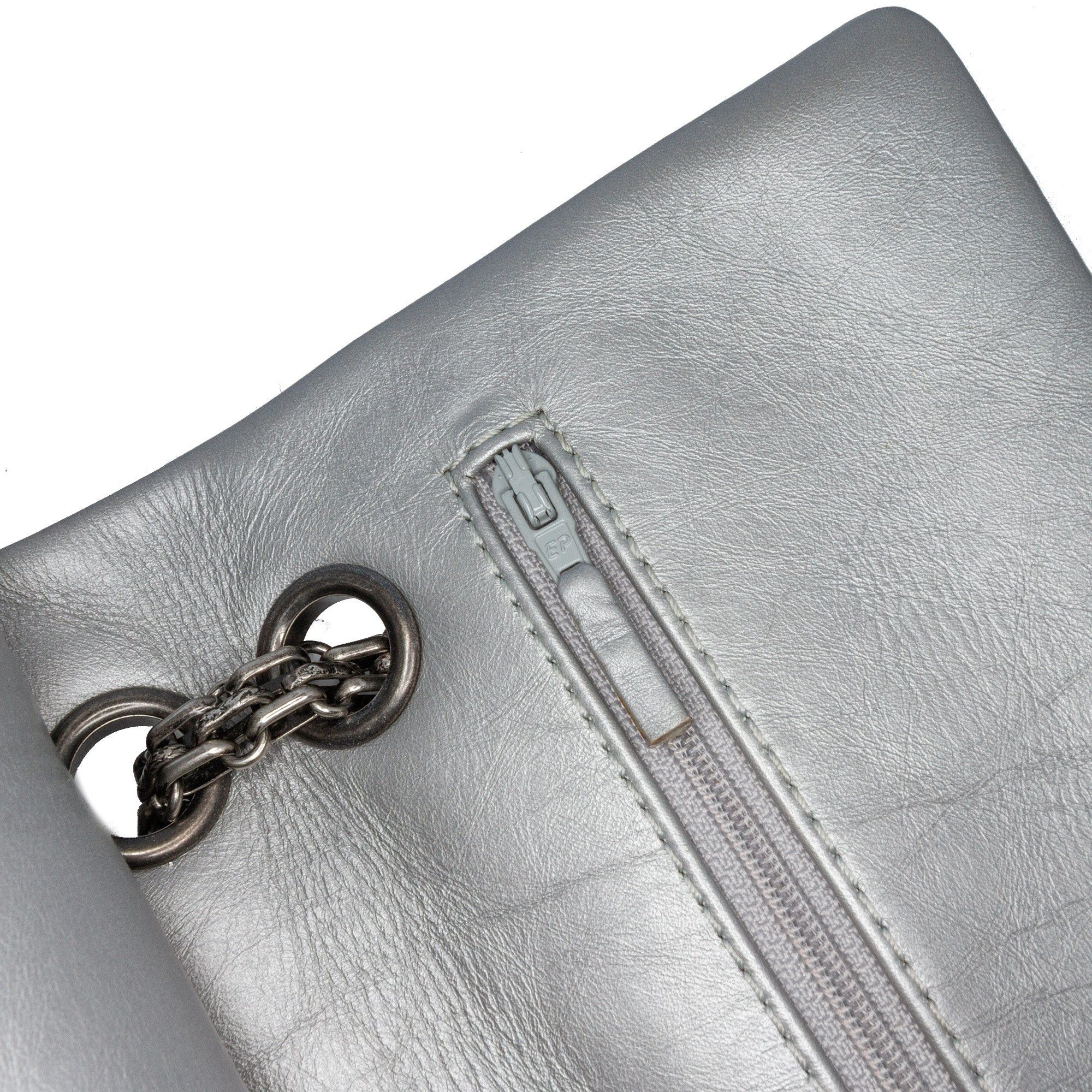 Chanel Chanel Reissue 2.55 Aged Calfskin Flap 225 Silver Size ONE SIZE - 7 Thumbnail