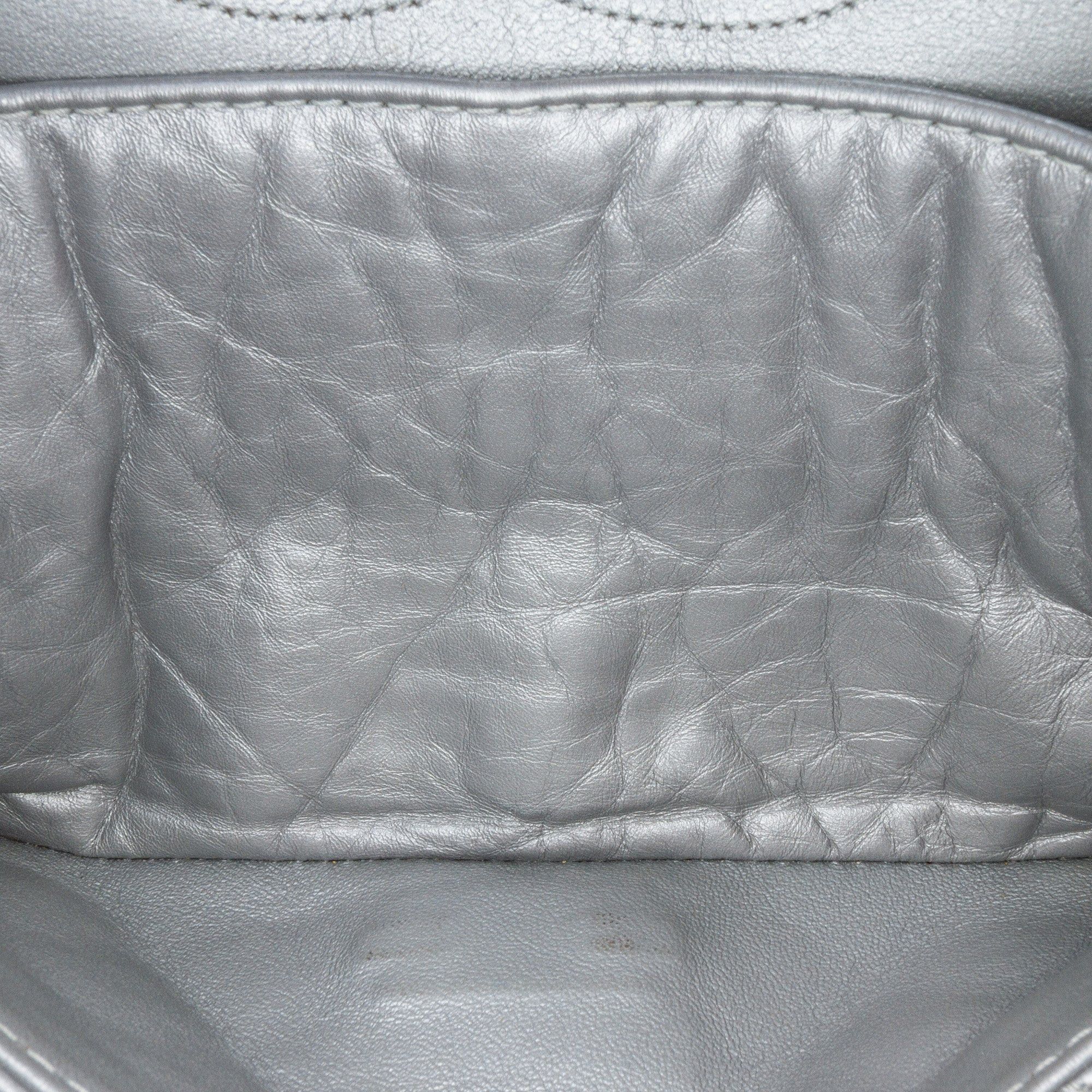 Chanel Chanel Reissue 2.55 Aged Calfskin Flap 225 Silver Size ONE SIZE - 5 Thumbnail