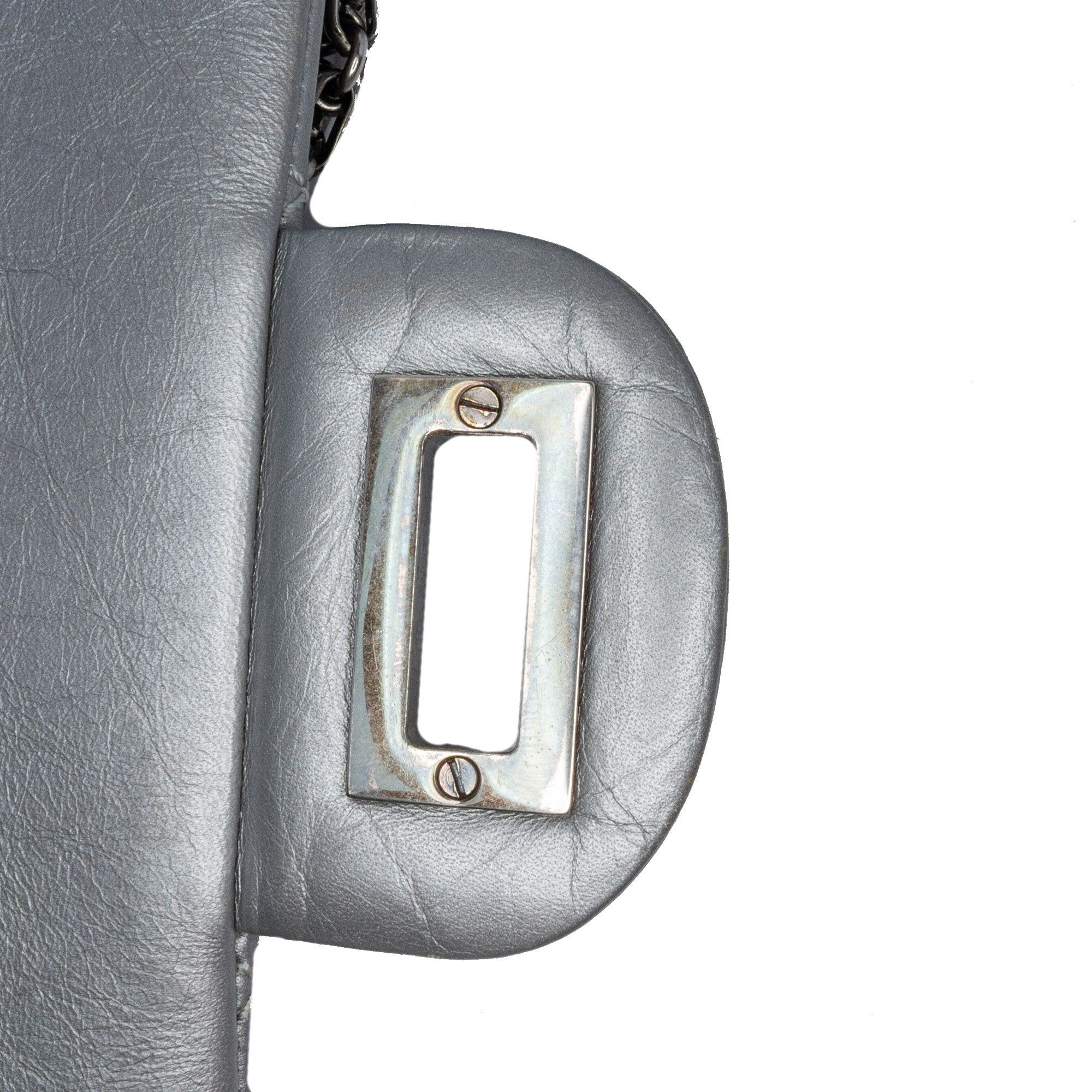 Chanel Chanel Reissue 2.55 Aged Calfskin Flap 225 Silver Size ONE SIZE - 10 Thumbnail