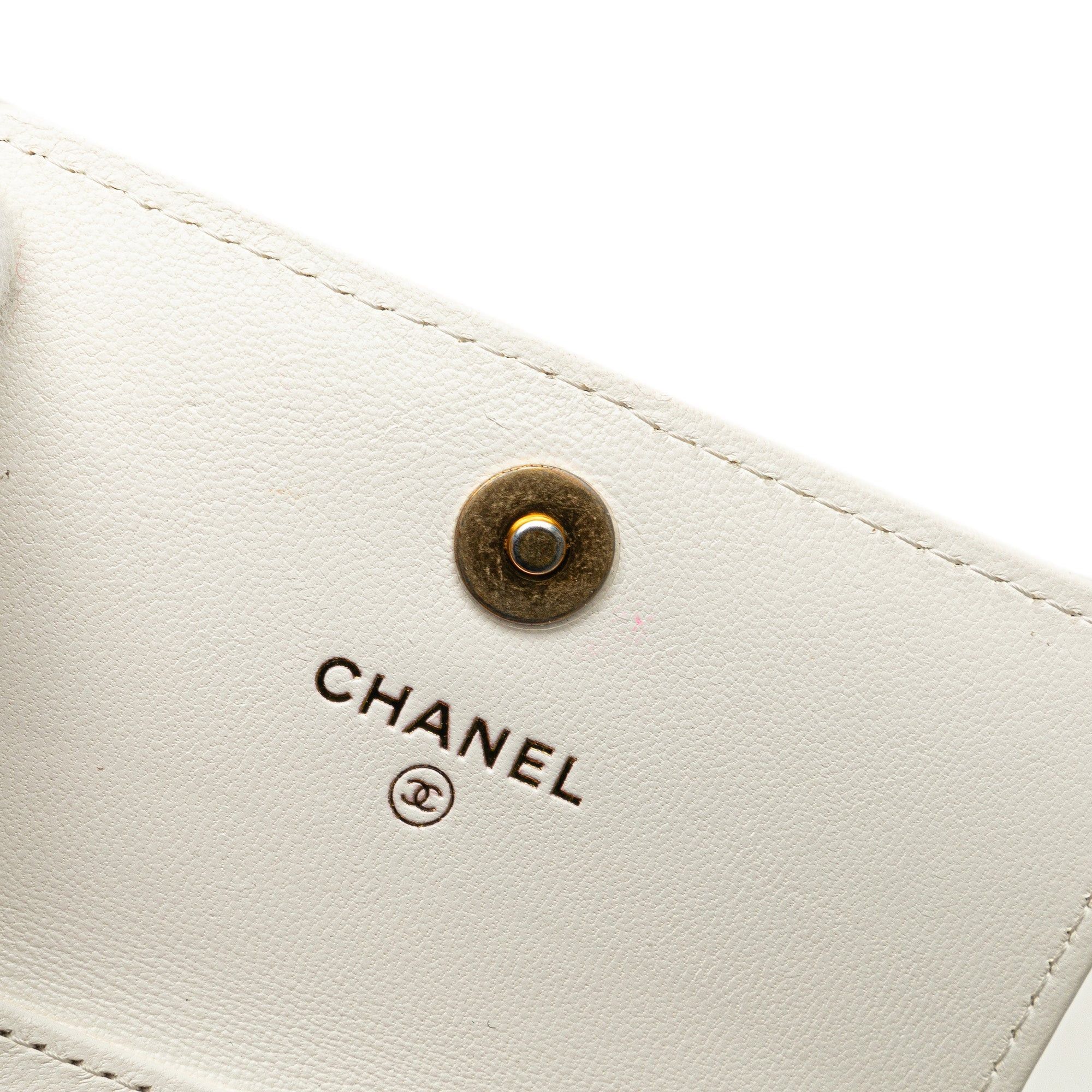 Chanel Chanel Quilted Lambskin Coco Love Card Holder On Chain White Size ONE SIZE - 5 Thumbnail
