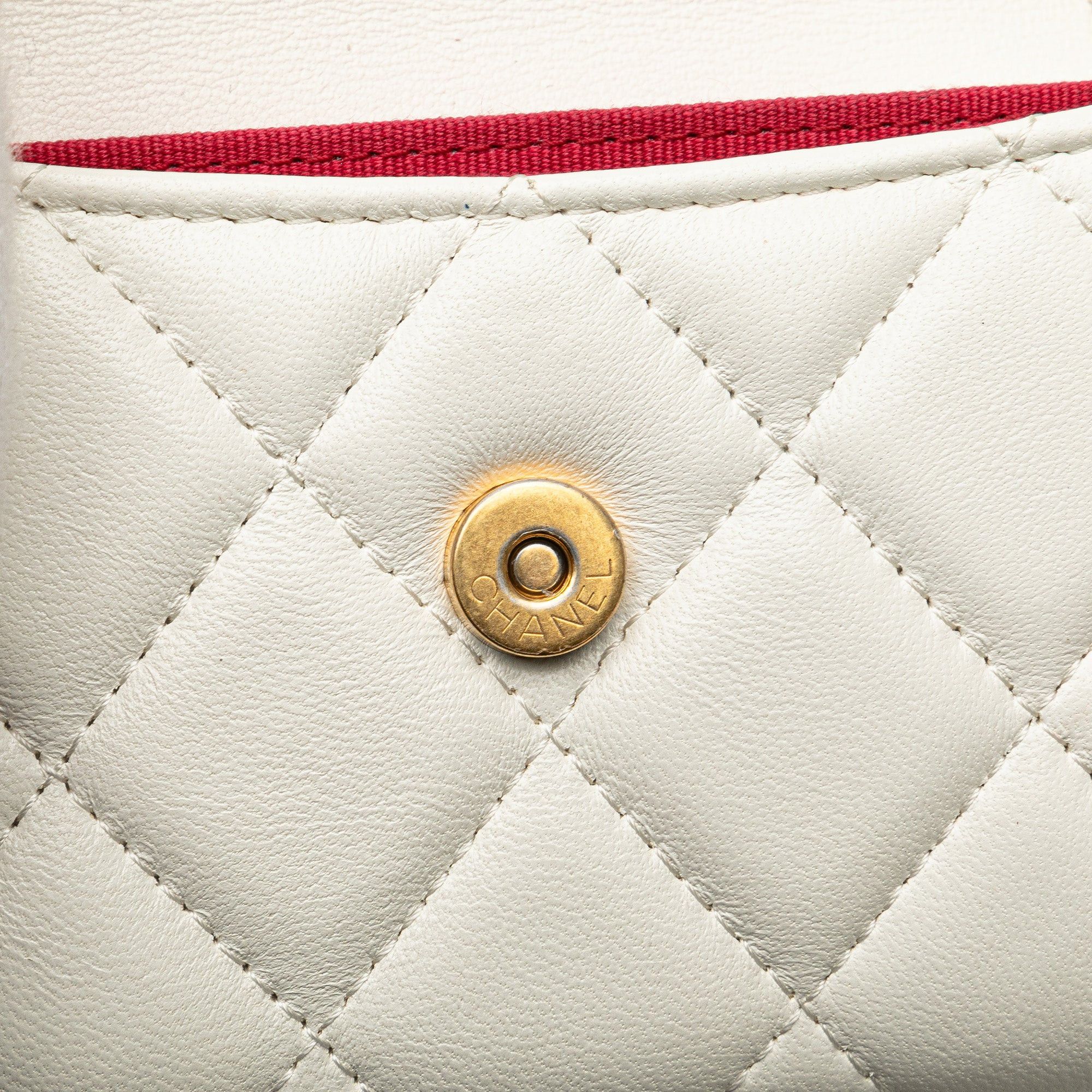Chanel Chanel Quilted Lambskin Coco Love Card Holder On Chain White Size ONE SIZE - 10 Thumbnail