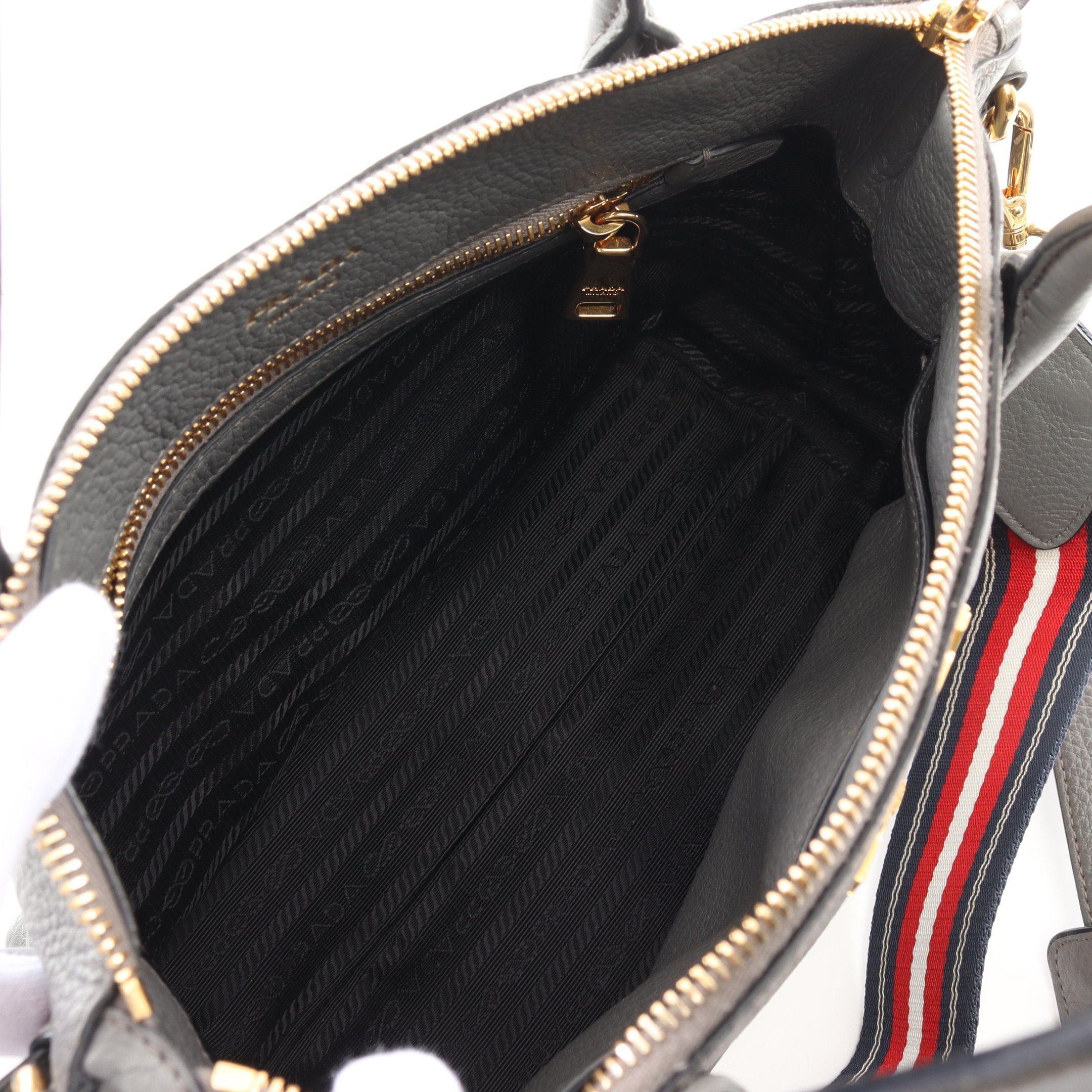 Prada Prada Vit Daino Handbag Leather Gray Size ONE SIZE - 3 Thumbnail