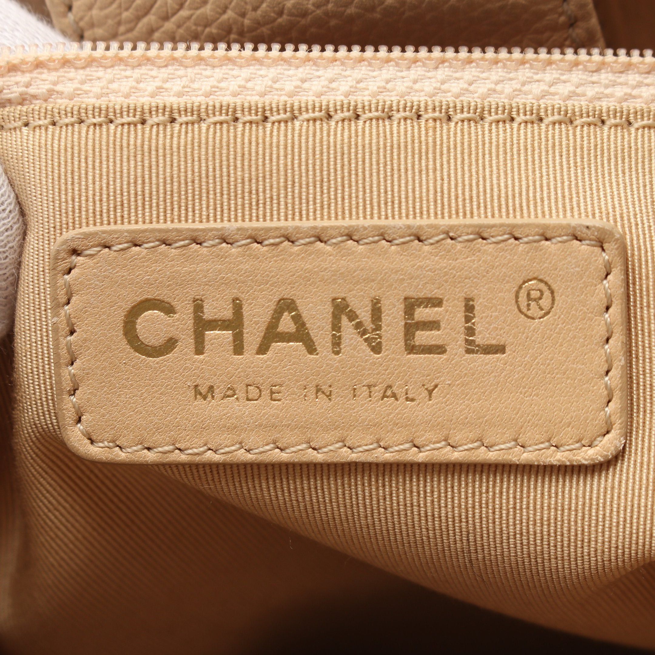 Chanel Chanel Executive Tote Handbag Bag Leather Beige Gold Hardware Size ONE SIZE - 4 Thumbnail