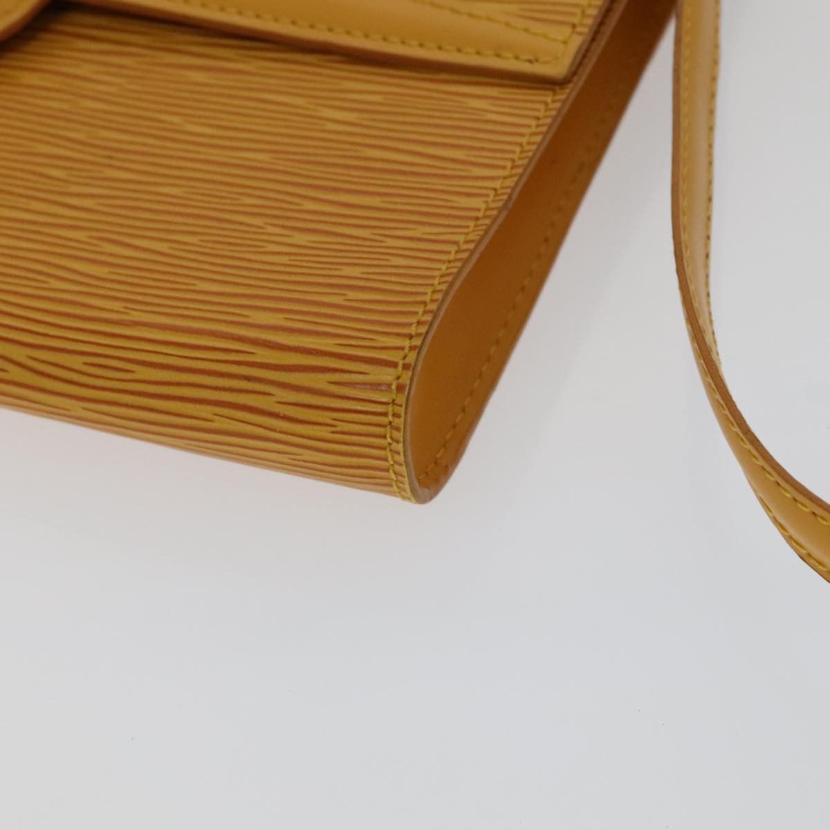 Louis Vuitton Arche Yellow Leather Shoulder Bag (Pre-Owned) Size ONE SIZE - 9 Thumbnail